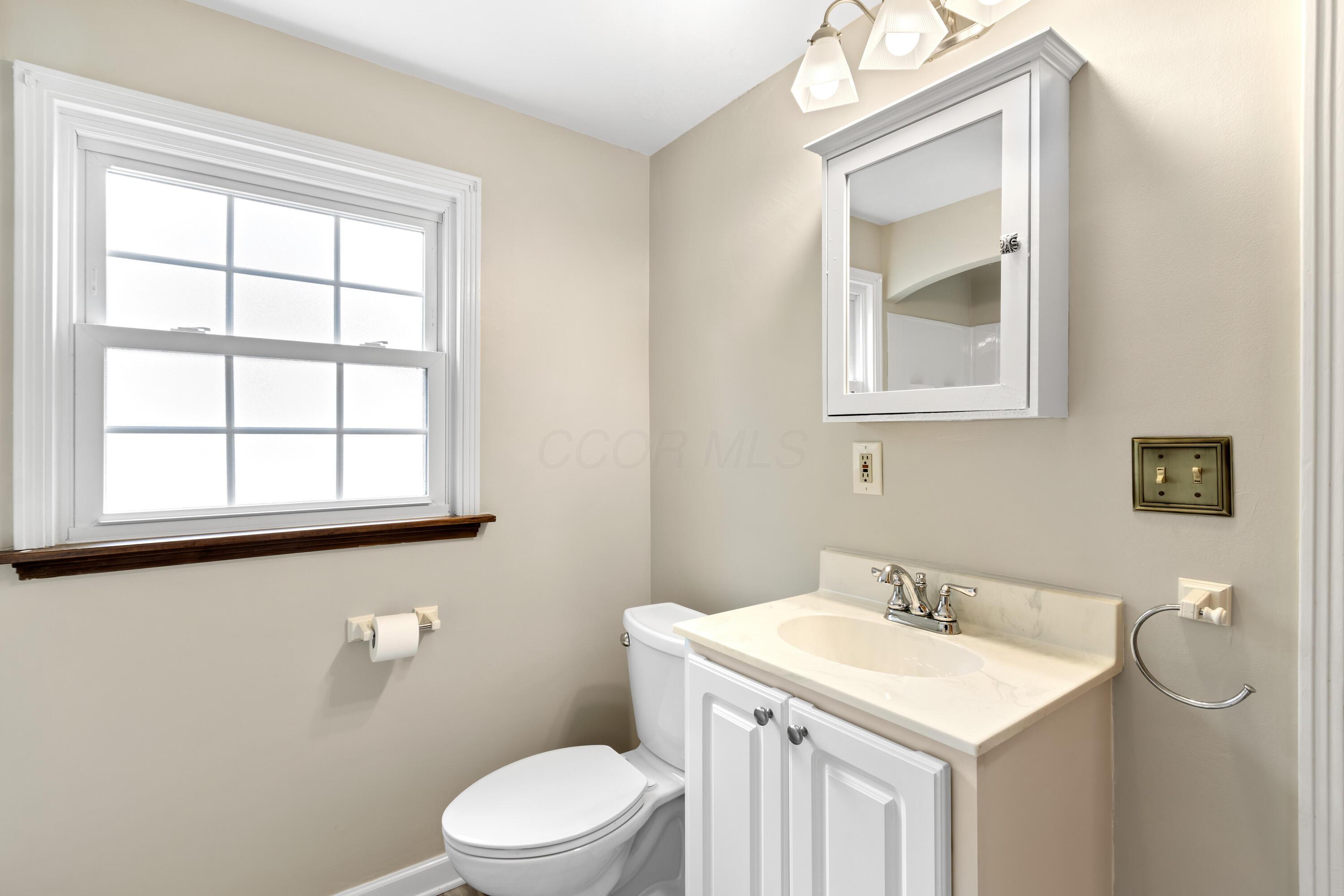 384 Fallis Road Property Photo 18