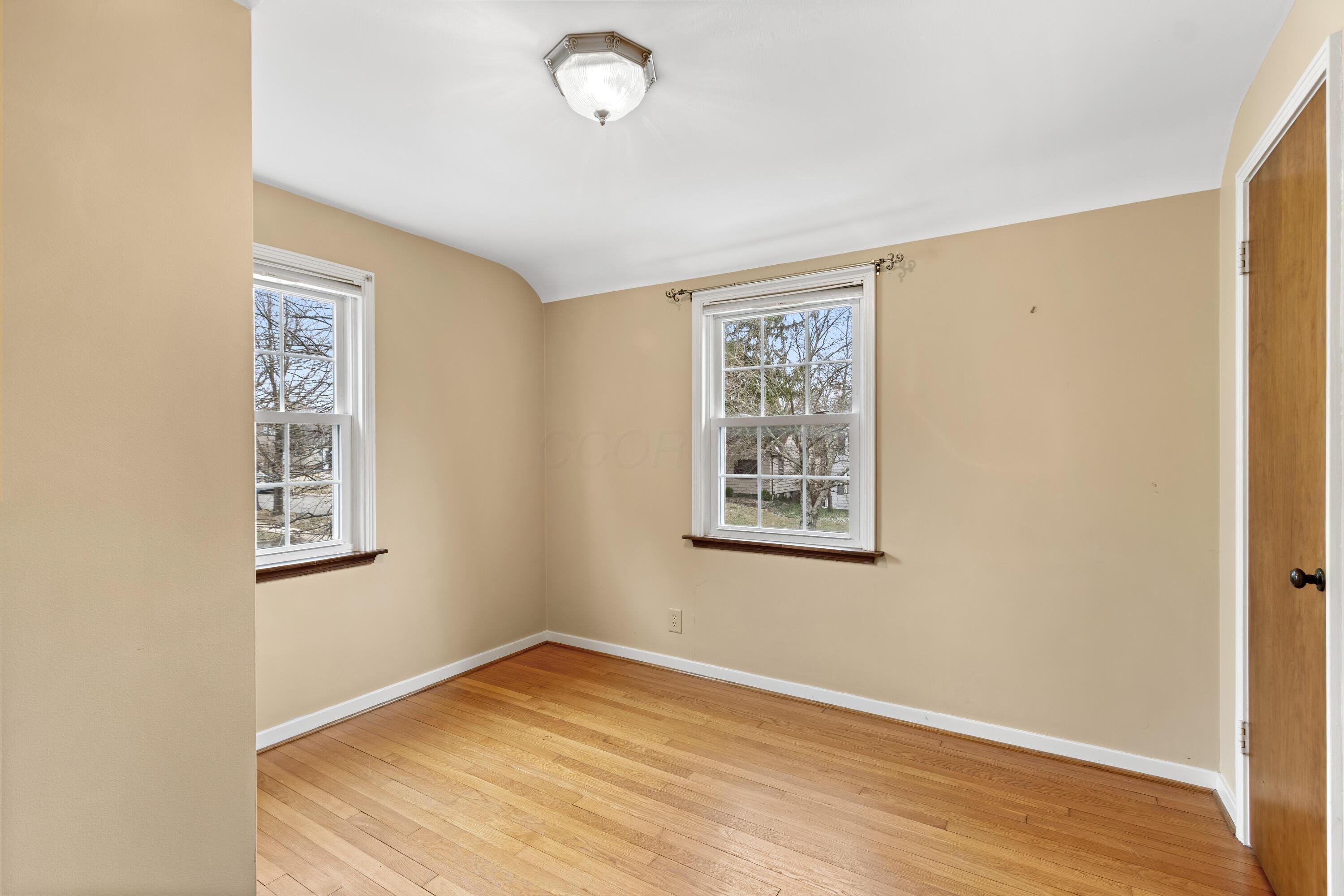 384 Fallis Road Property Photo 21