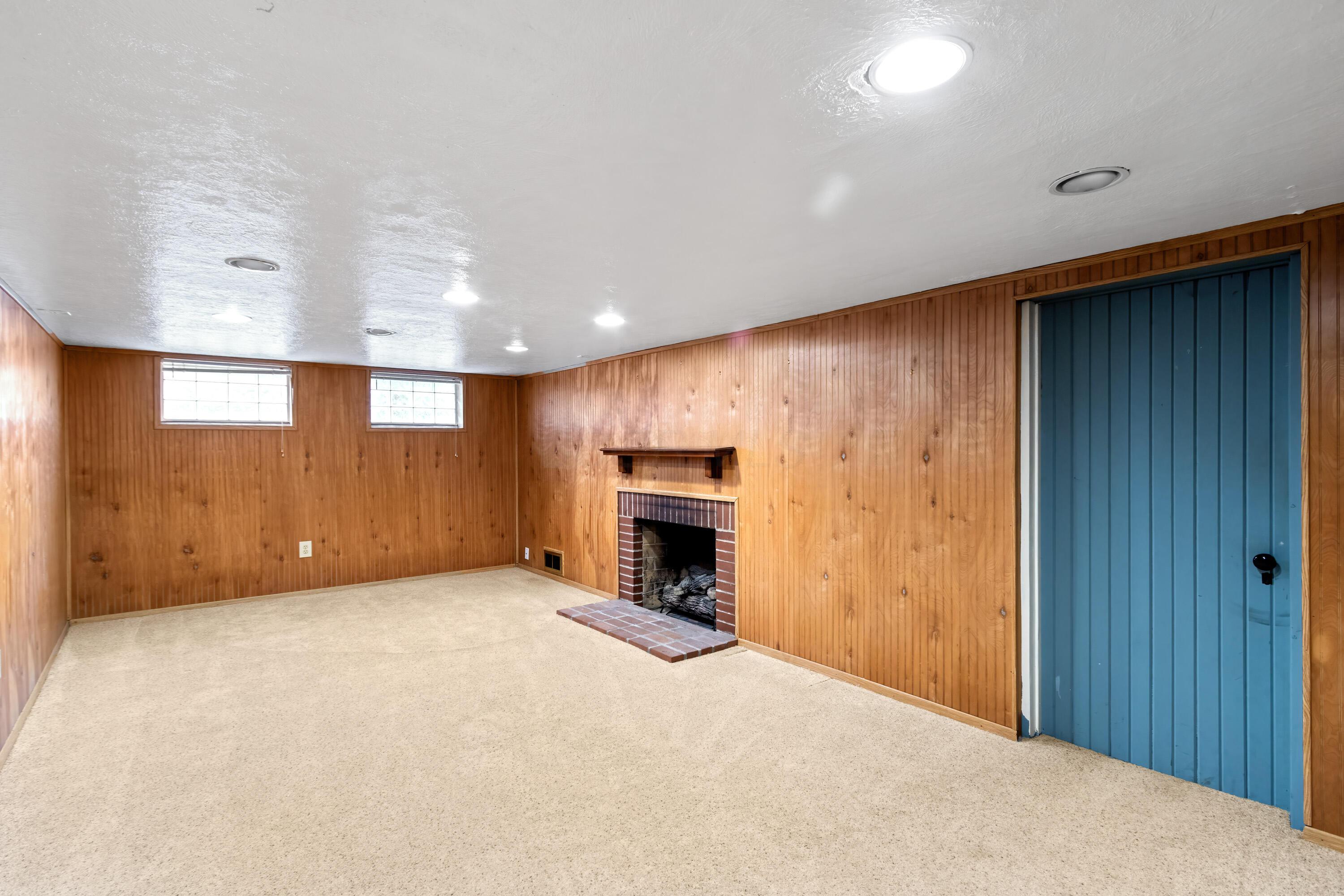 384 Fallis Road Property Photo 22