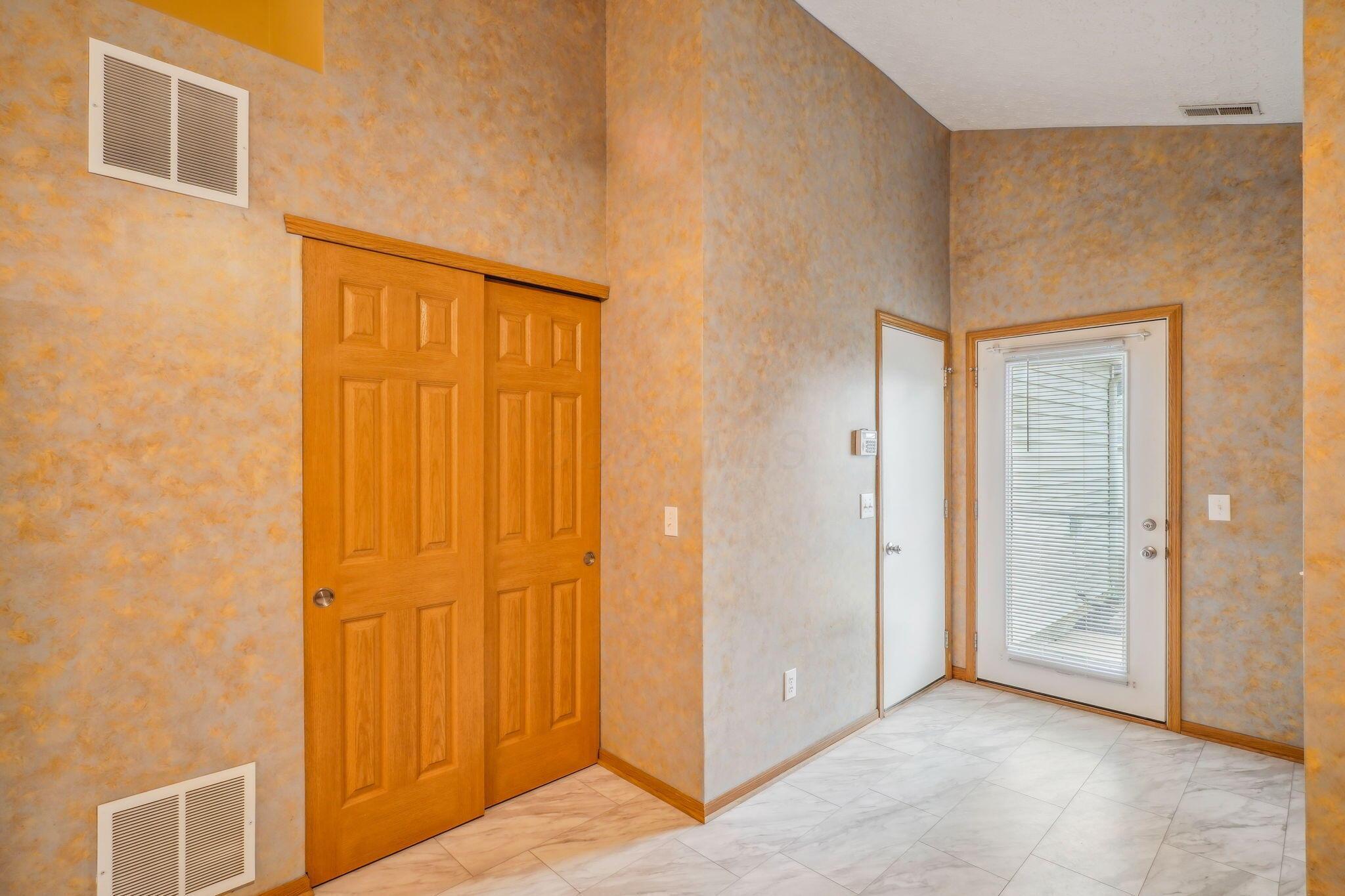 8740 Arrowtip Lane Property Photo 6