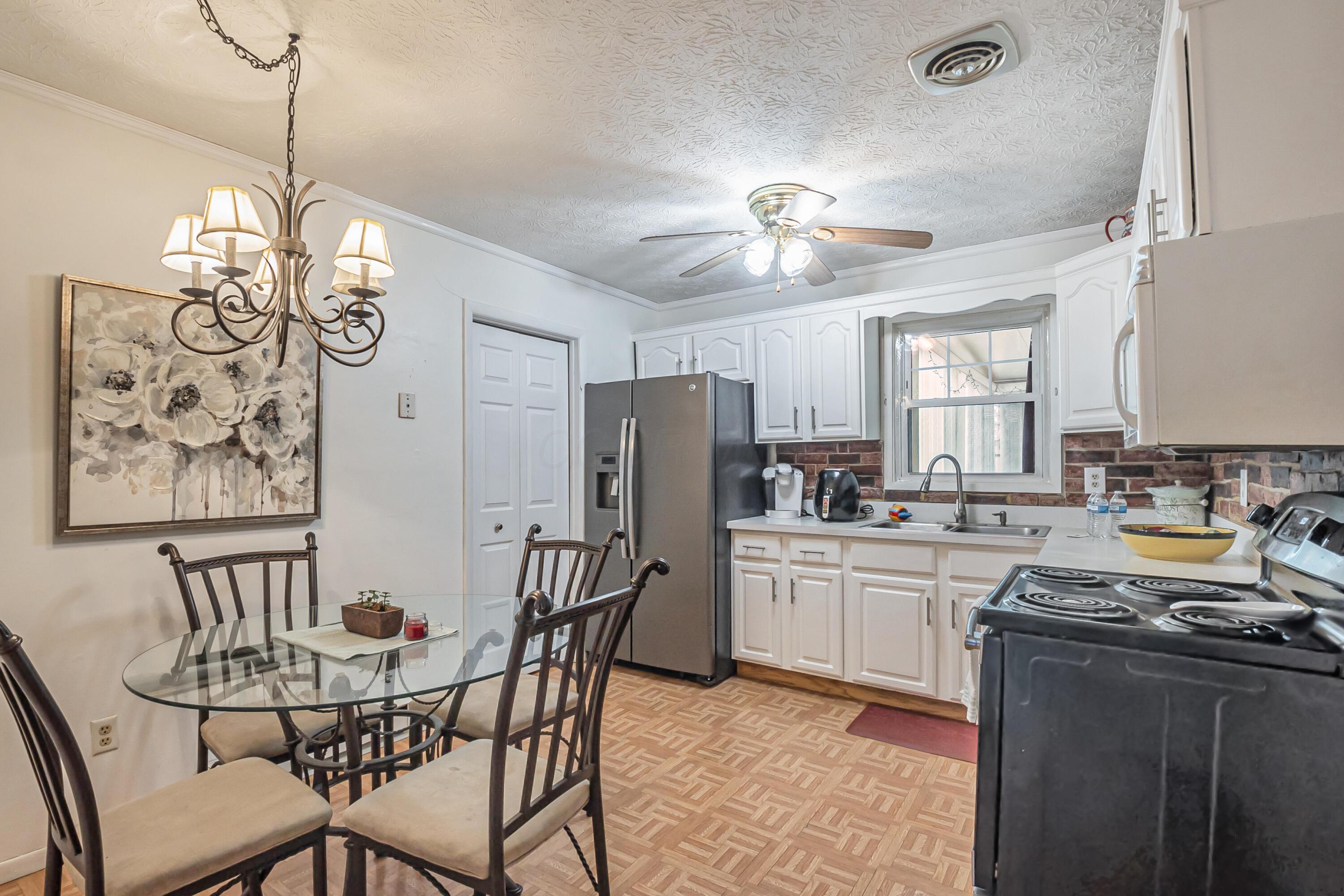 4021 Briarbush Drive Property Photo 8