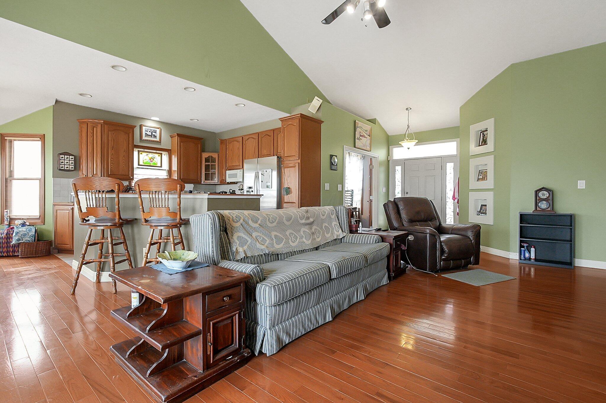 3585 Middle Pike Property Photo 5