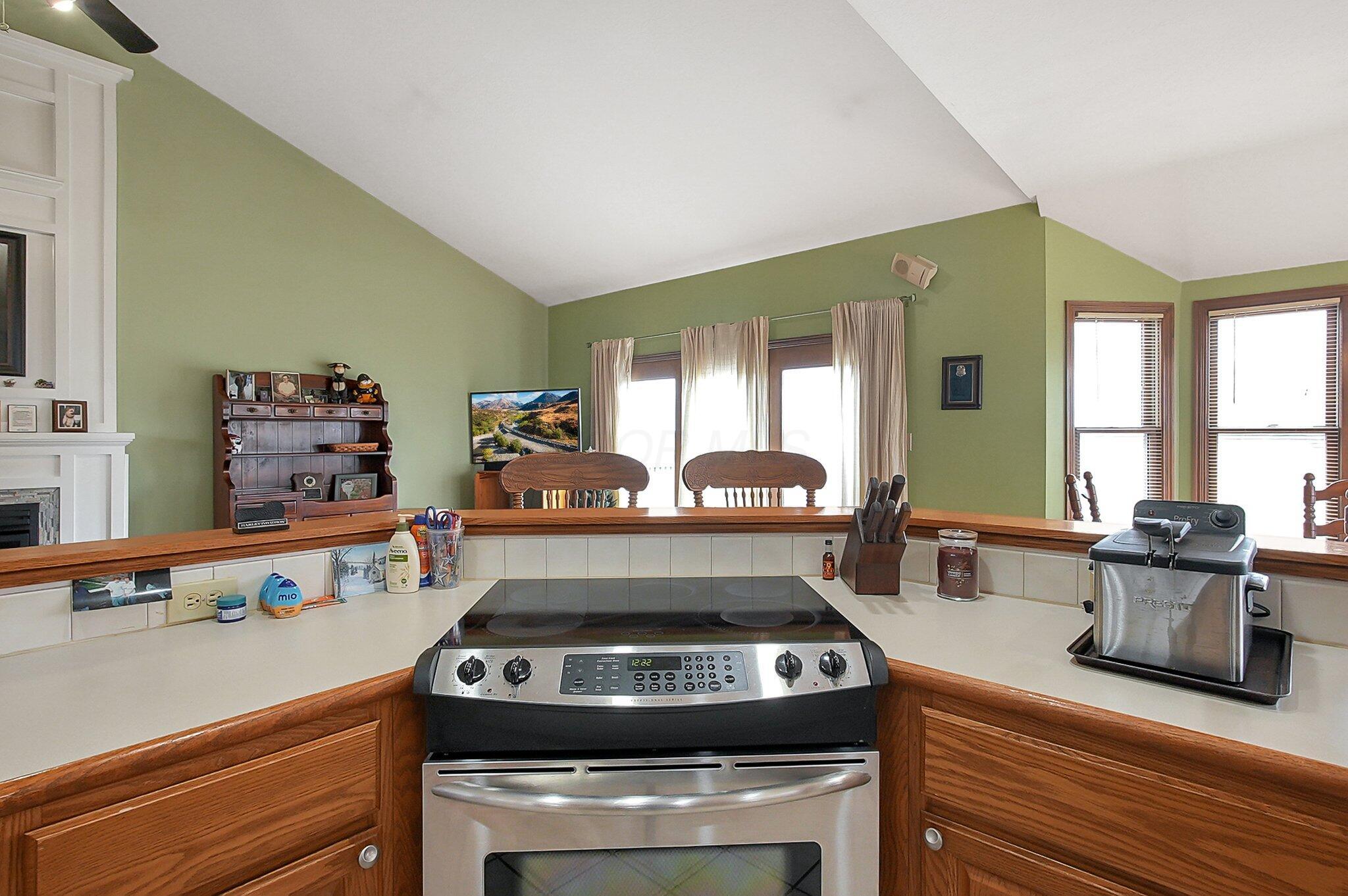3585 Middle Pike Property Photo 8
