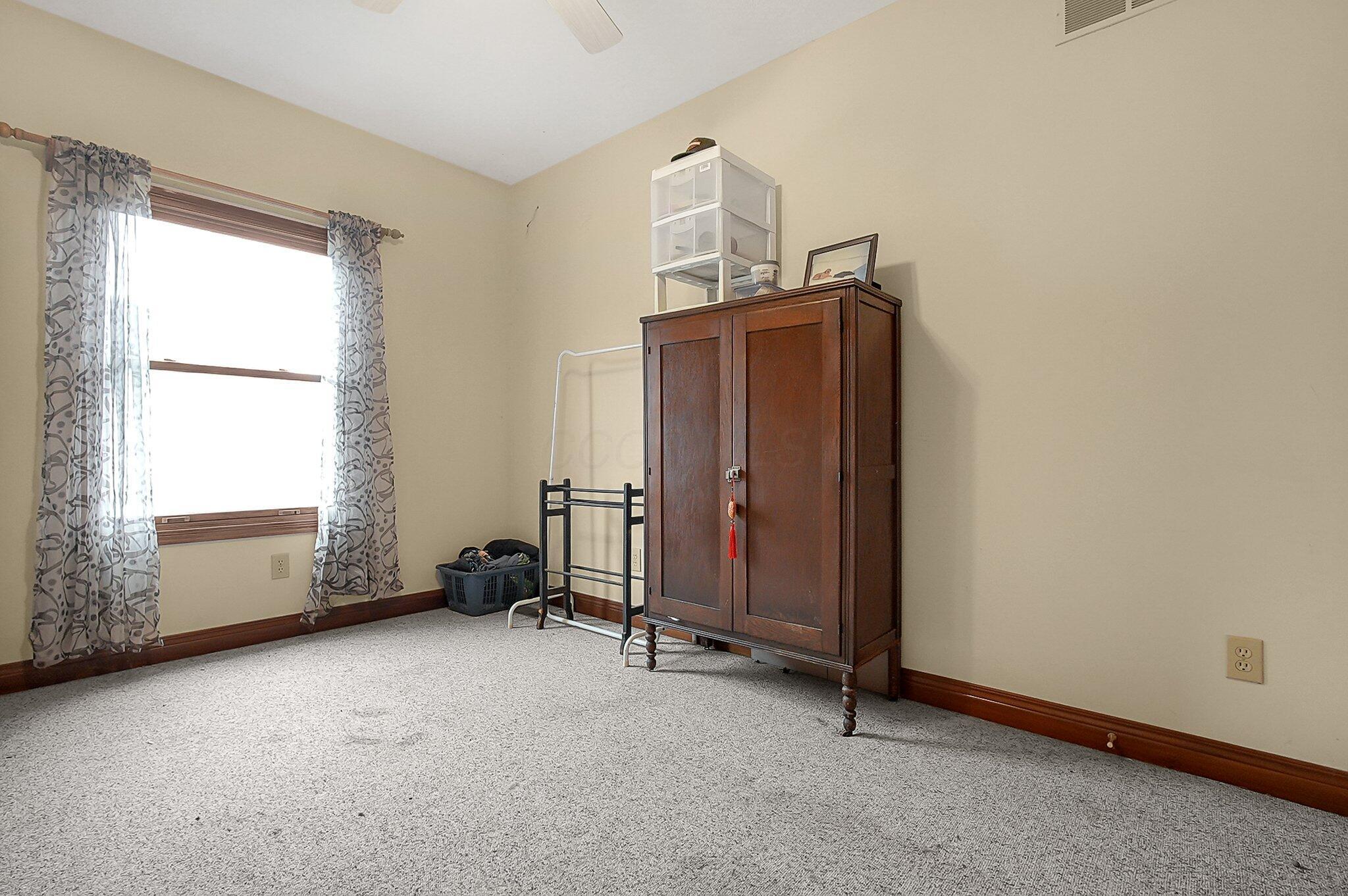 3585 Middle Pike Property Photo 16