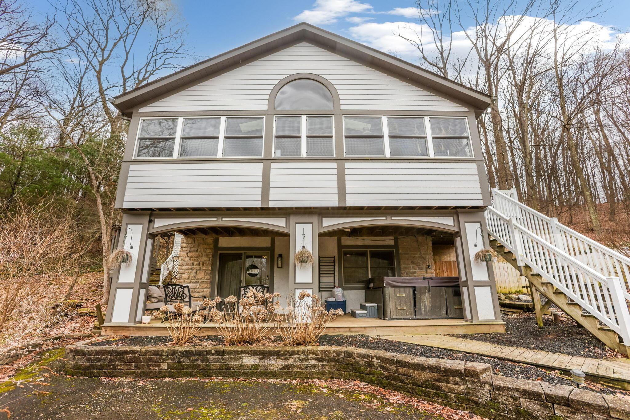 555 Ross Road Se Property Photo 1