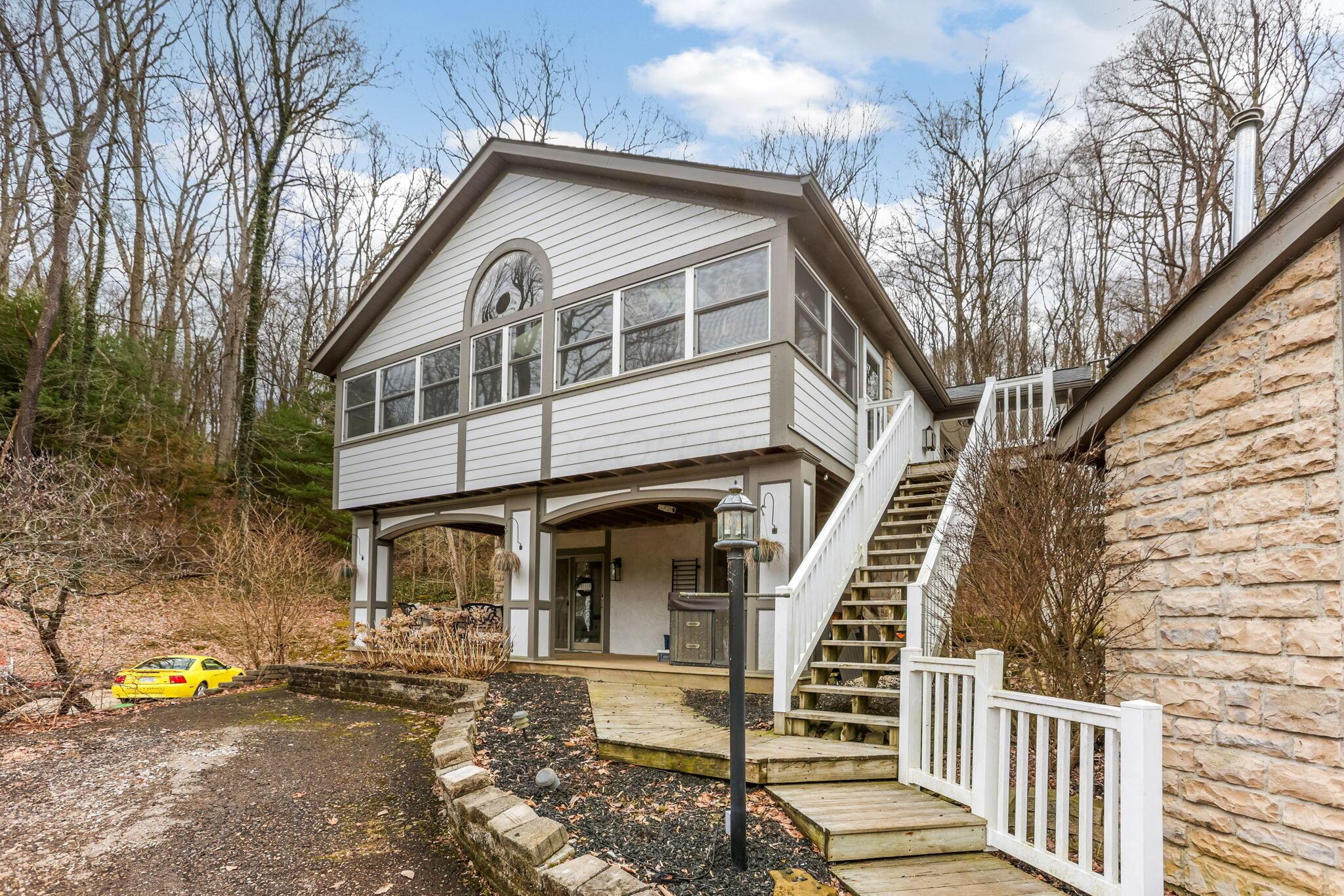 555 Ross Road Se Property Photo 2