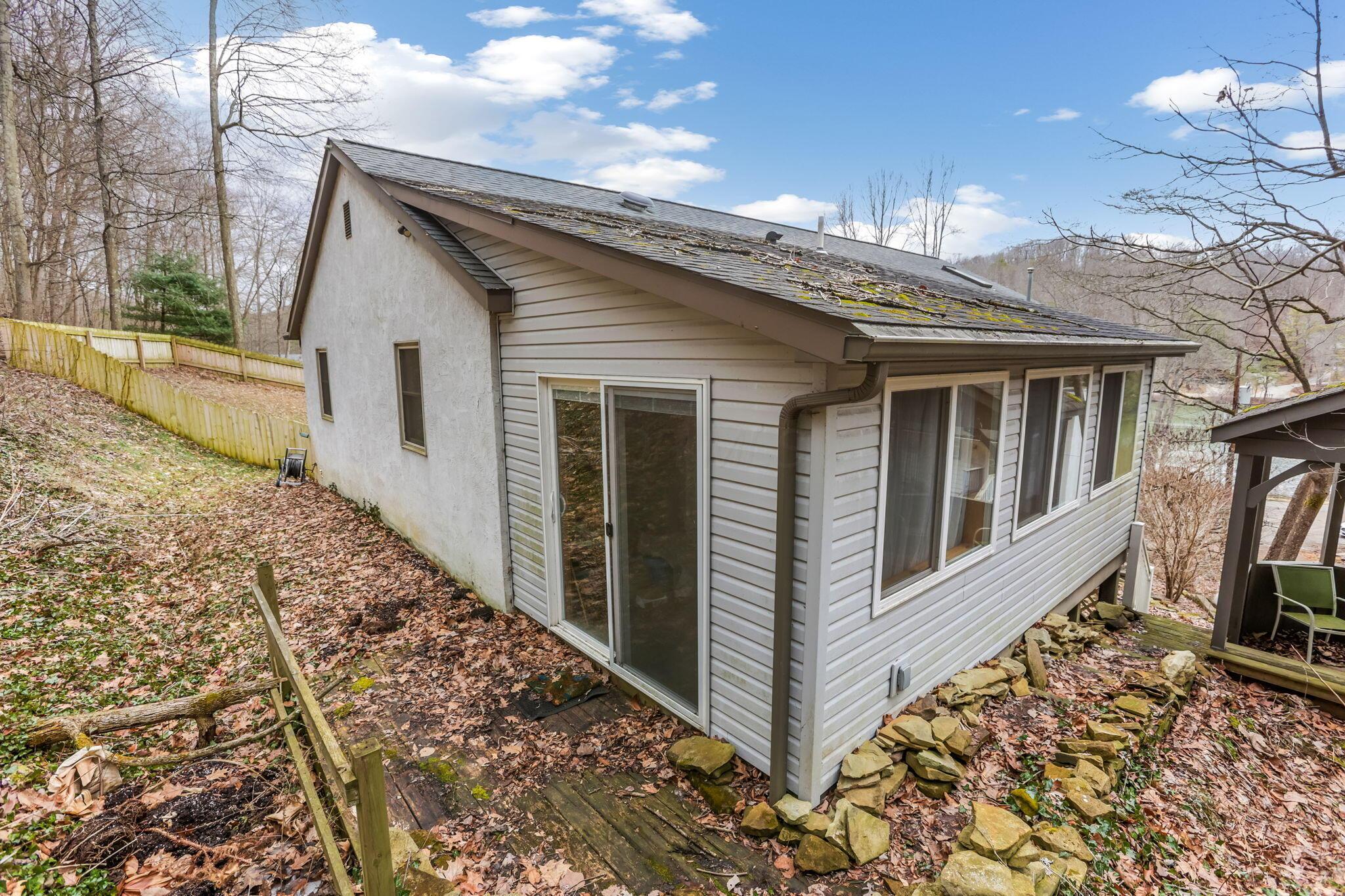 555 Ross Road Se Property Photo 38