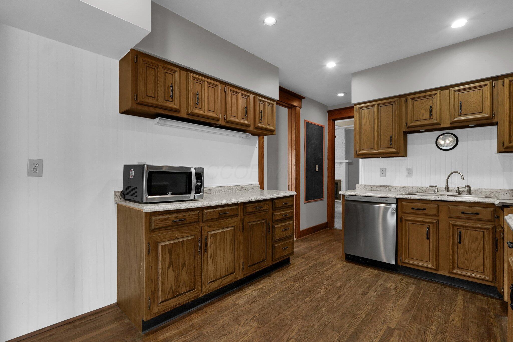 125 W Mound Street Property Photo 8
