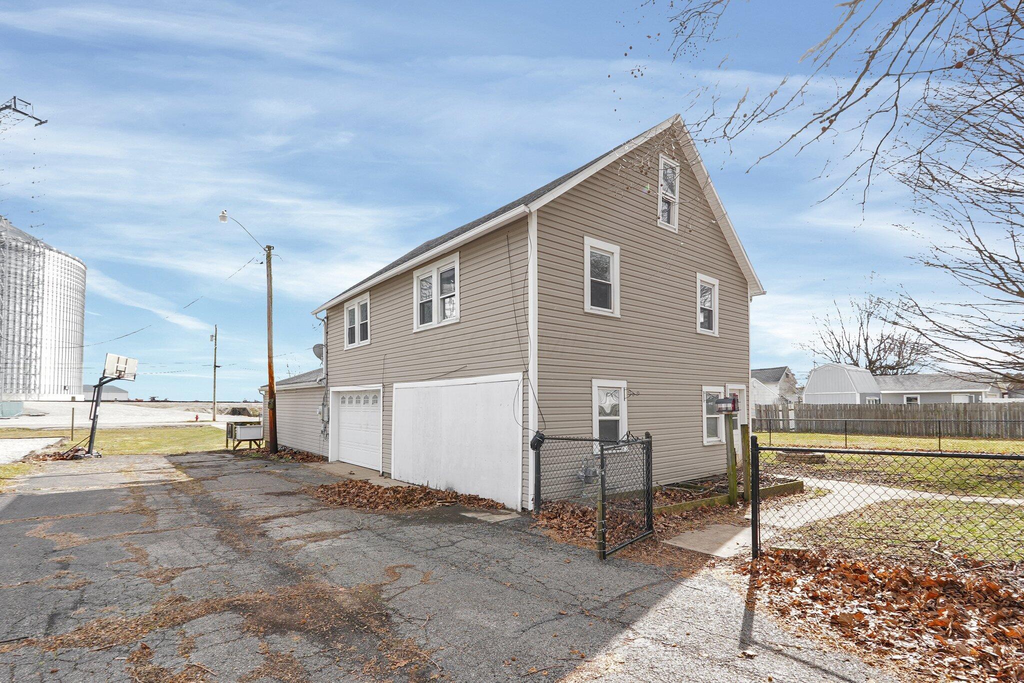 125 W Mound Street Property Photo 49