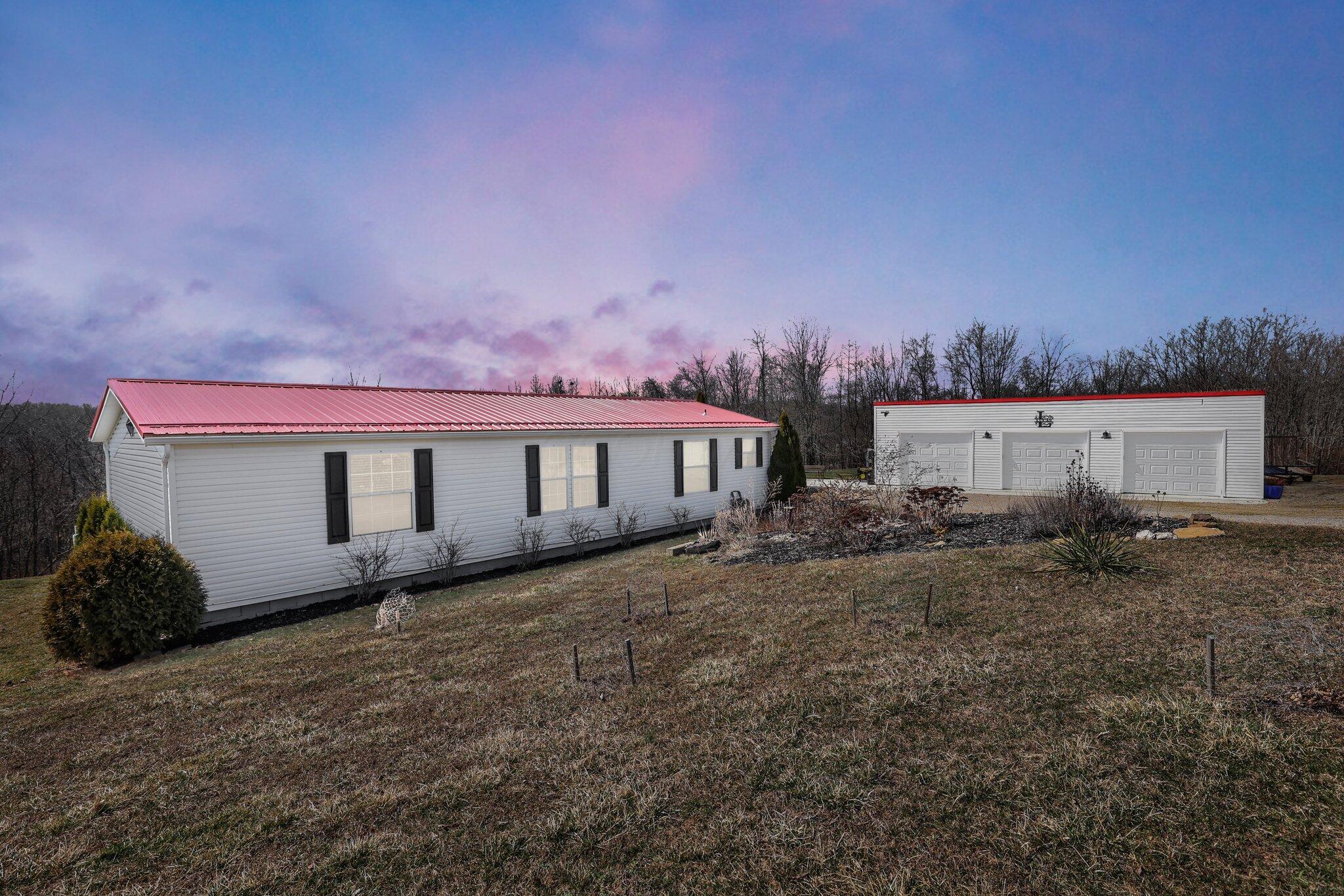 2105 Gard Lane Property Photo 1