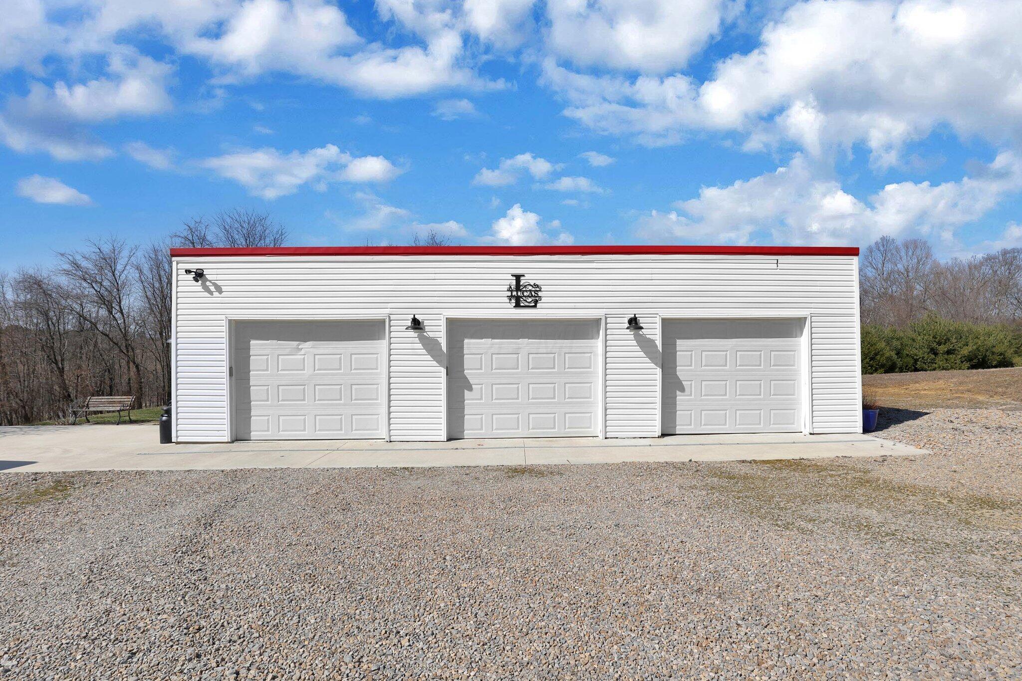 2105 Gard Lane Property Photo 2