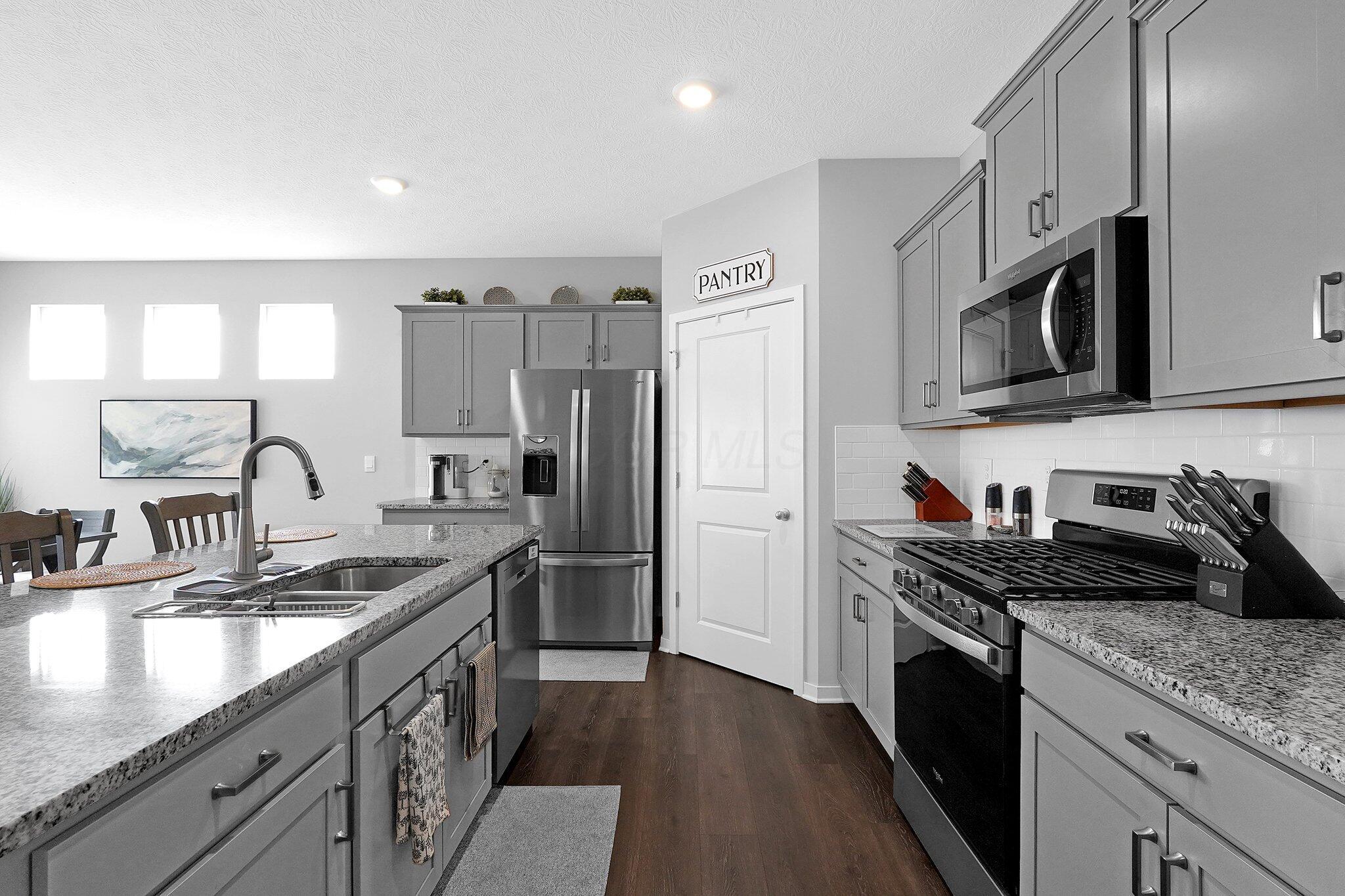 1390 Hemetite Drive Property Photo 7