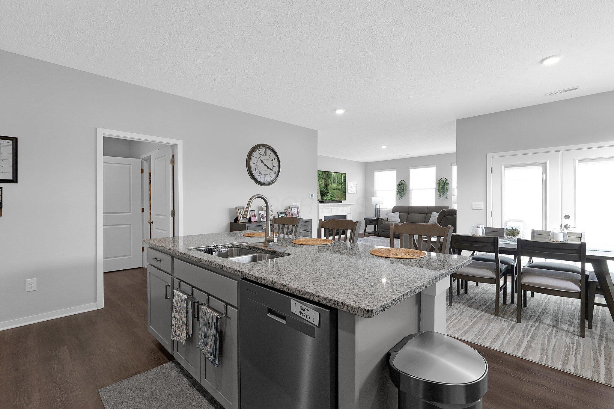 1390 Hemetite Drive Property Photo 8