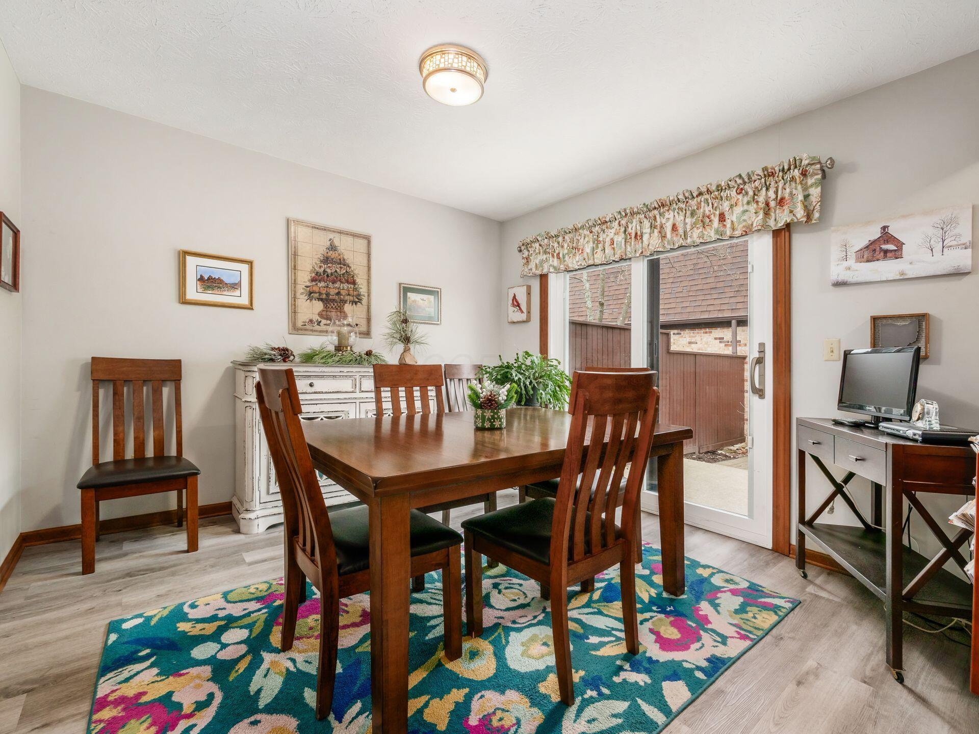 4574 Arlingate Drive E Property Photo 13