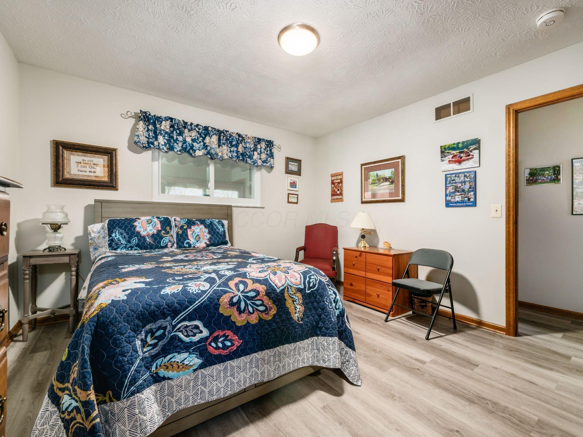 4574 Arlingate Drive E Property Photo 19