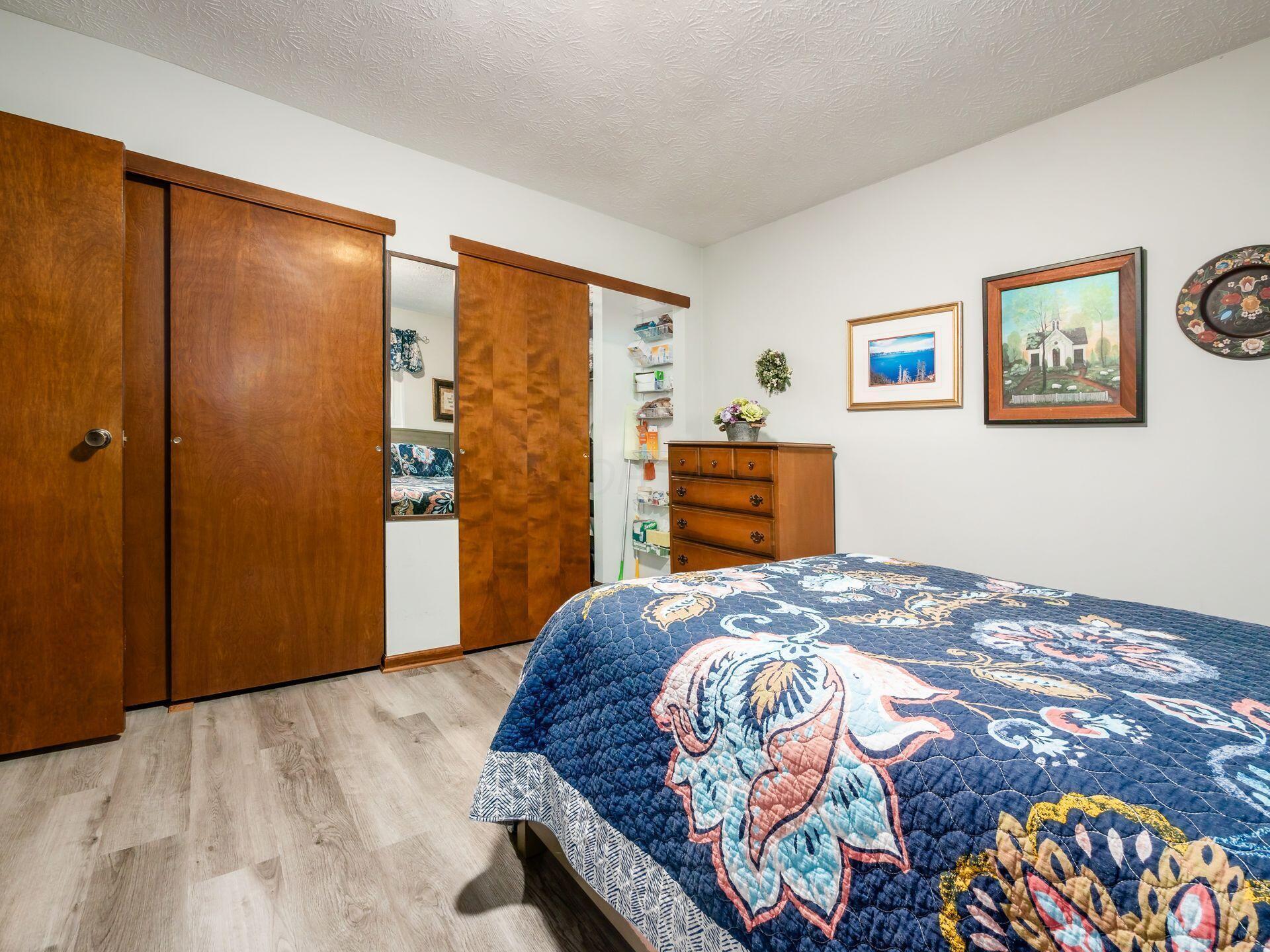 4574 Arlingate Drive E Property Photo 20