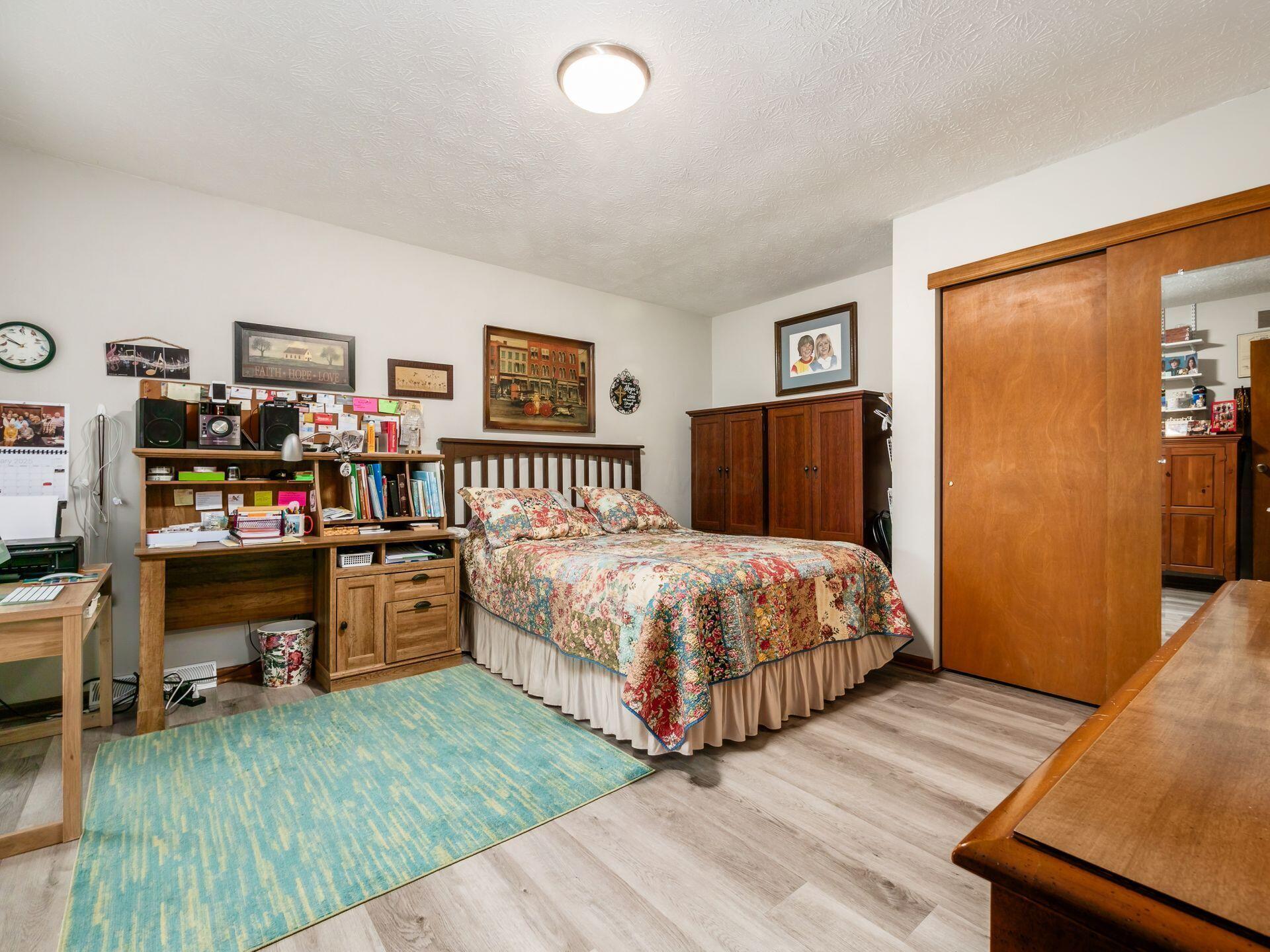 4574 Arlingate Drive E Property Photo 22