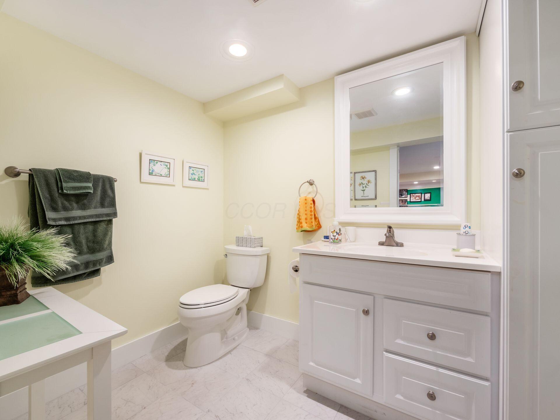 4574 Arlingate Drive E Property Photo 32