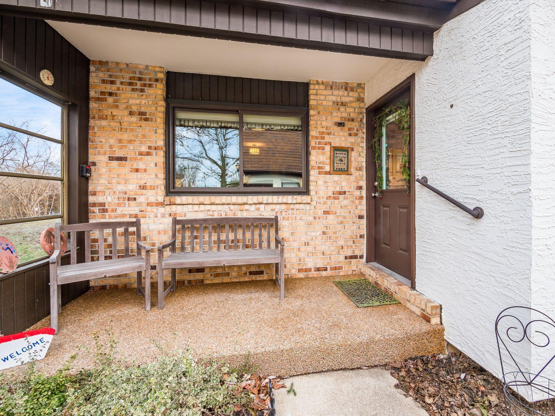 4574 Arlingate Drive E Property Photo 40