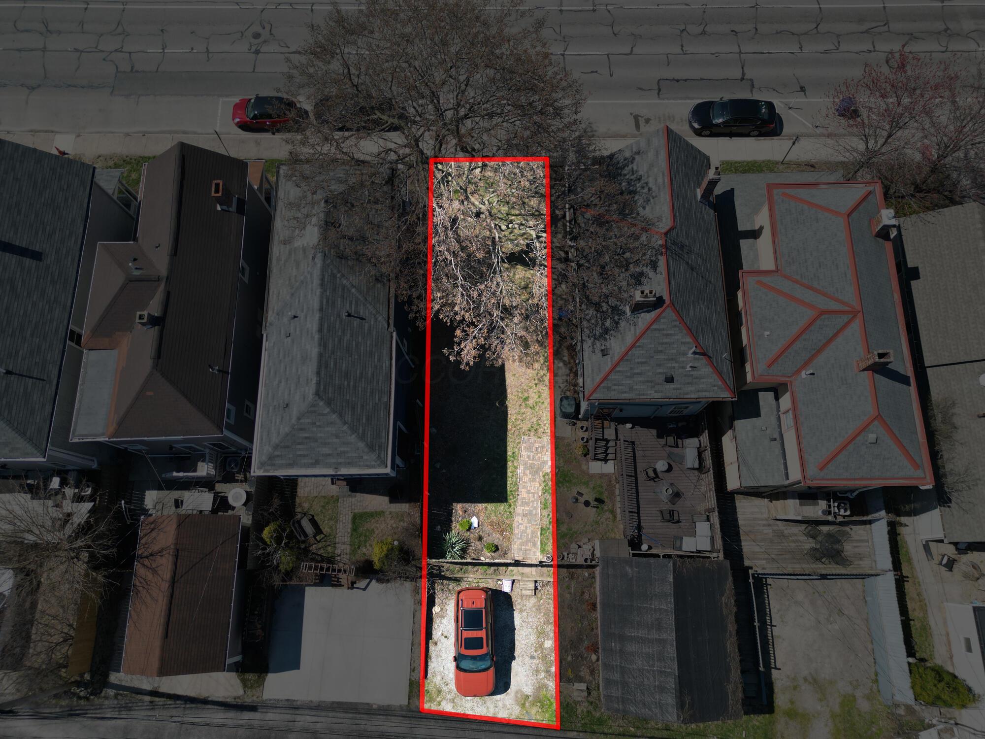 1152 Summit Street Property Photo 8