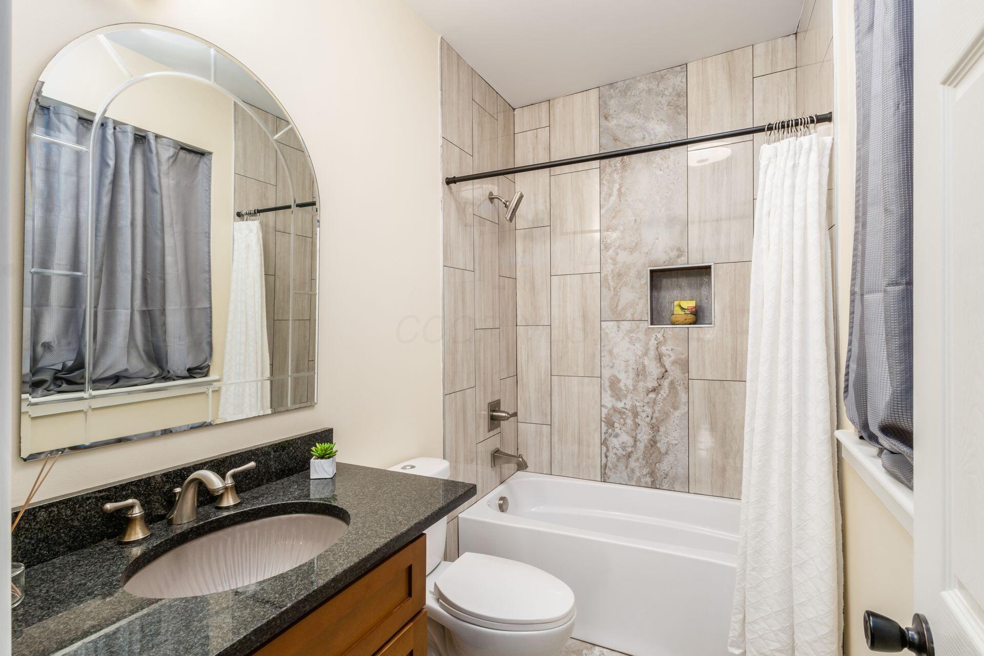 1300 Genessee Avenue Property Photo 14