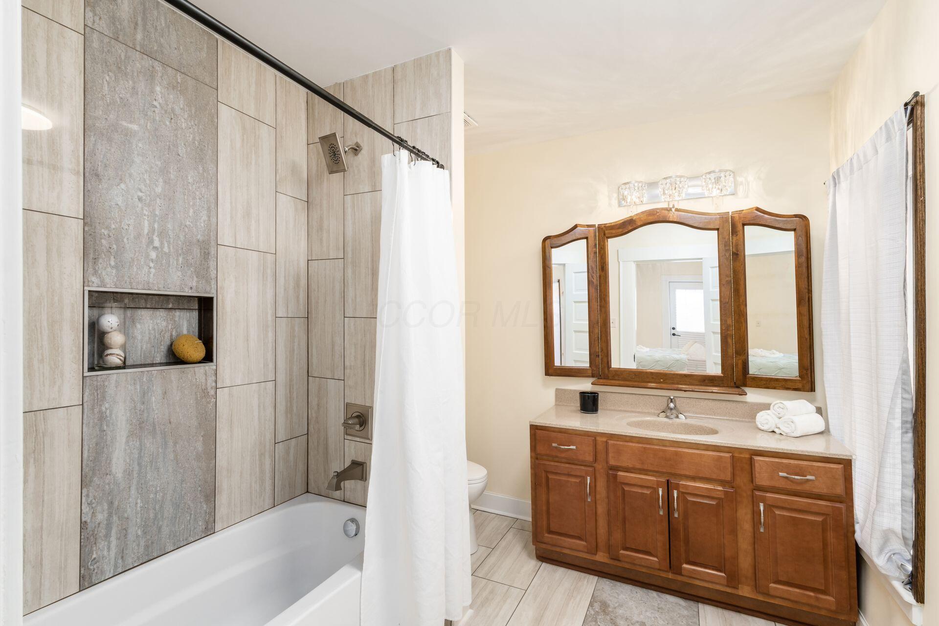 1300 Genessee Avenue Property Photo 21