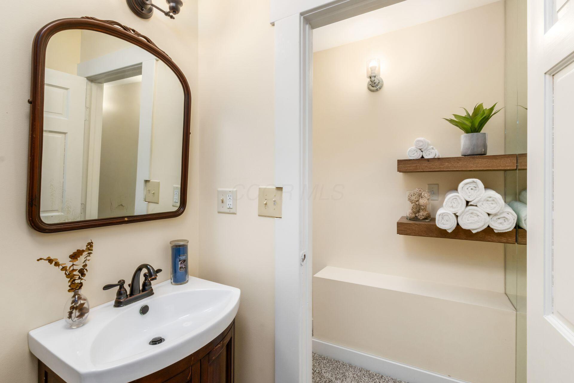 1300 Genessee Avenue Property Photo 26