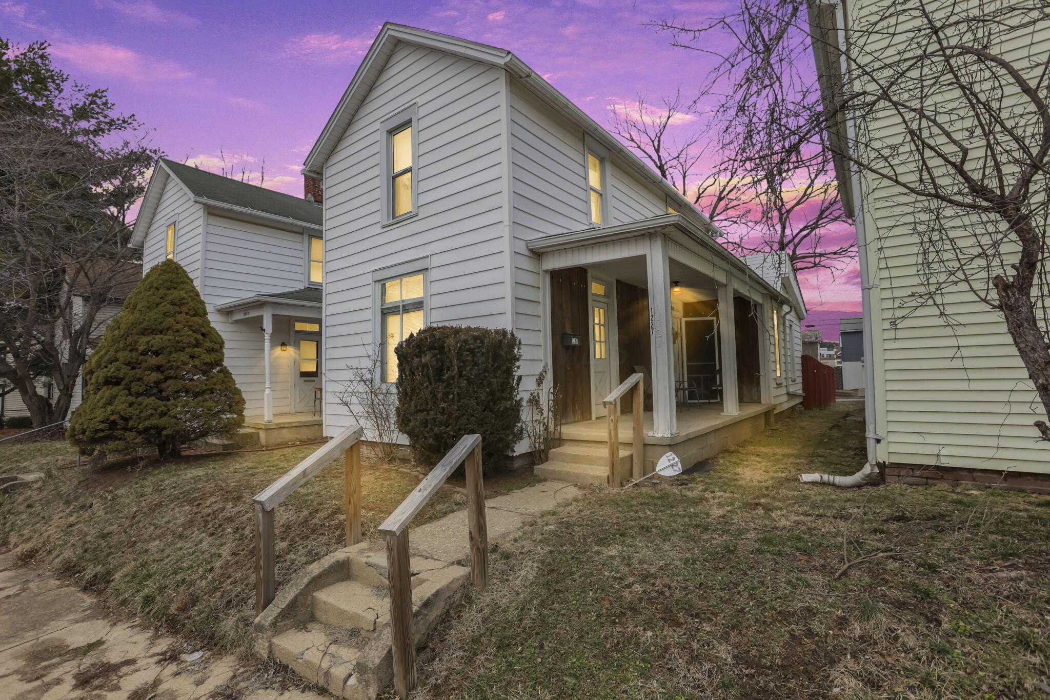 1227 E Chestnut Street Property Photo 1