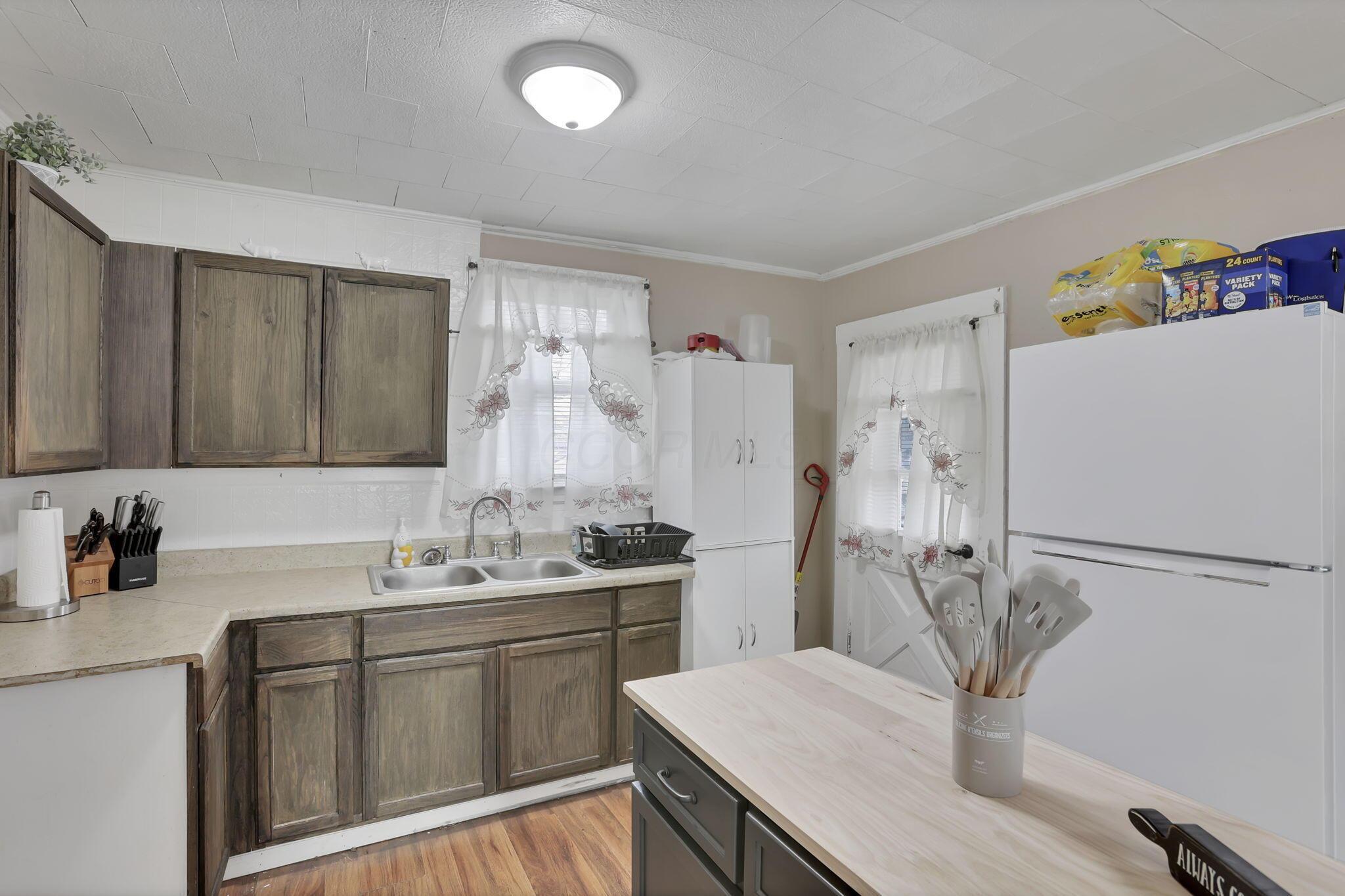 1227 E Chestnut Street Property Photo 13