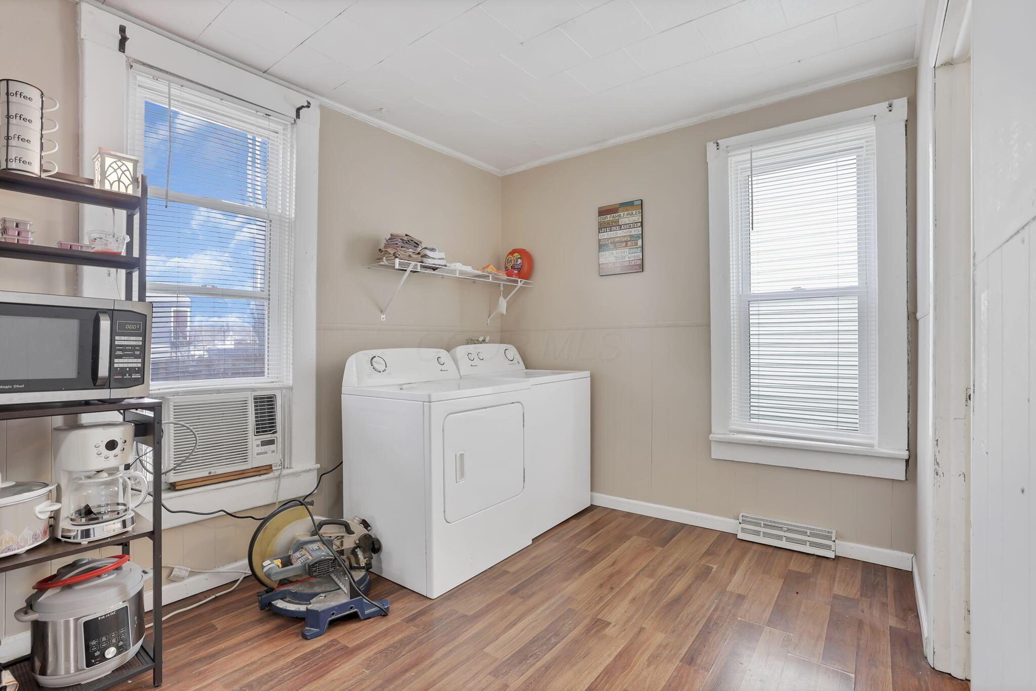 1227 E Chestnut Street Property Photo 16