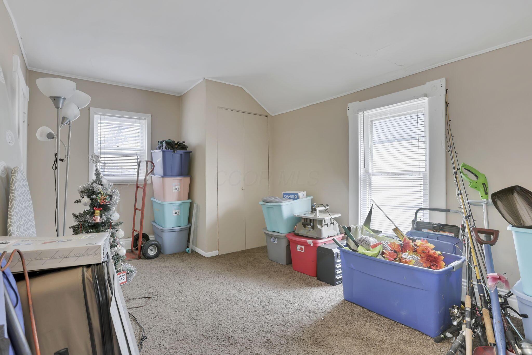 1227 E Chestnut Street Property Photo 22