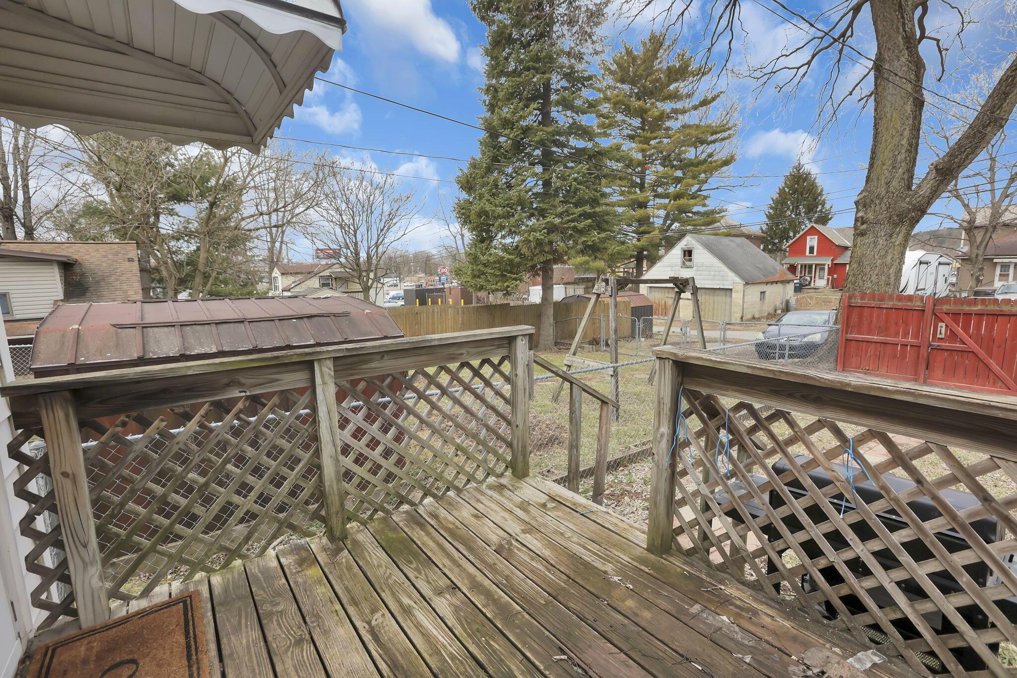 1227 E Chestnut Street Property Photo 24