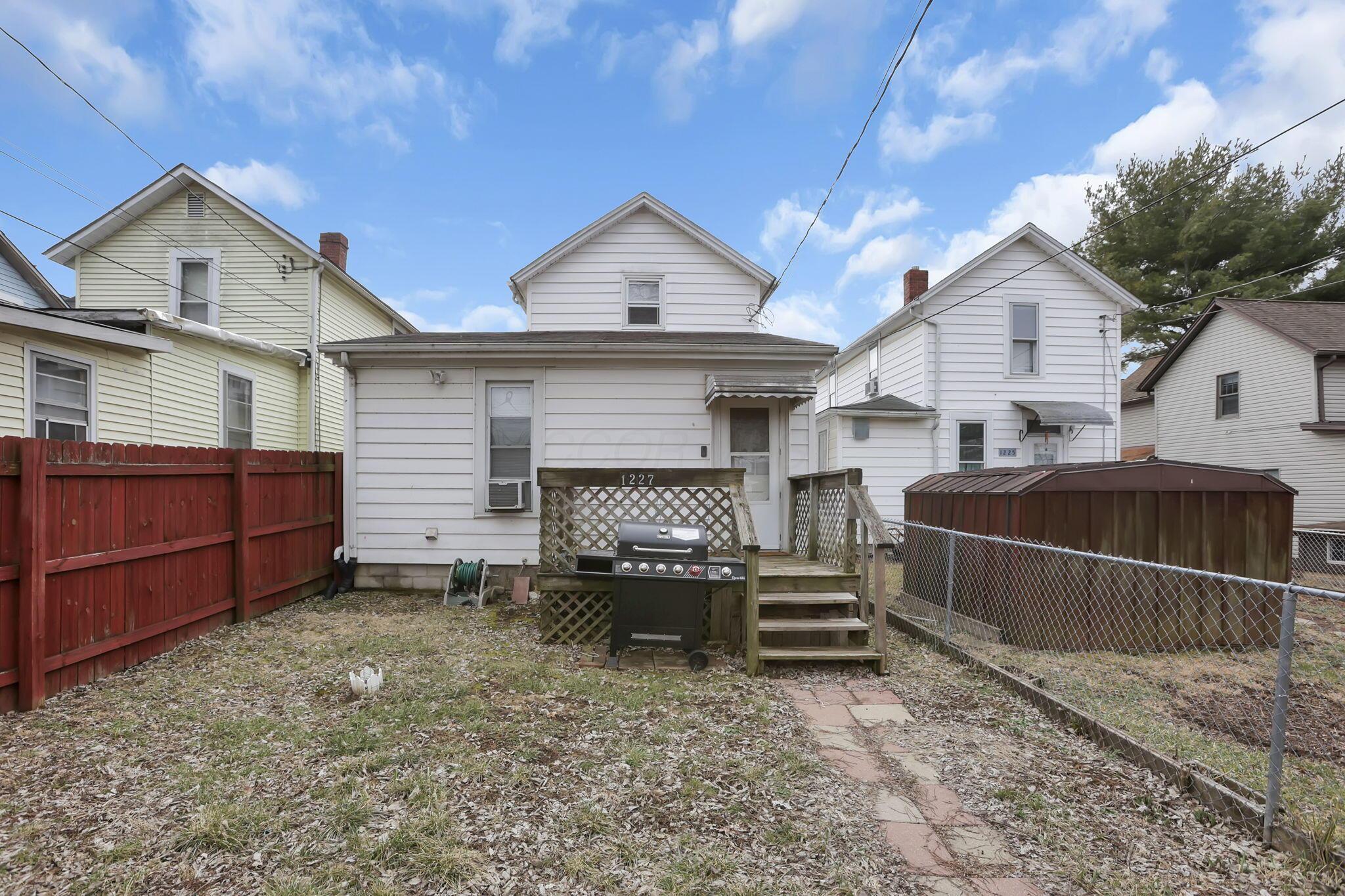 1227 E Chestnut Street Property Photo 26