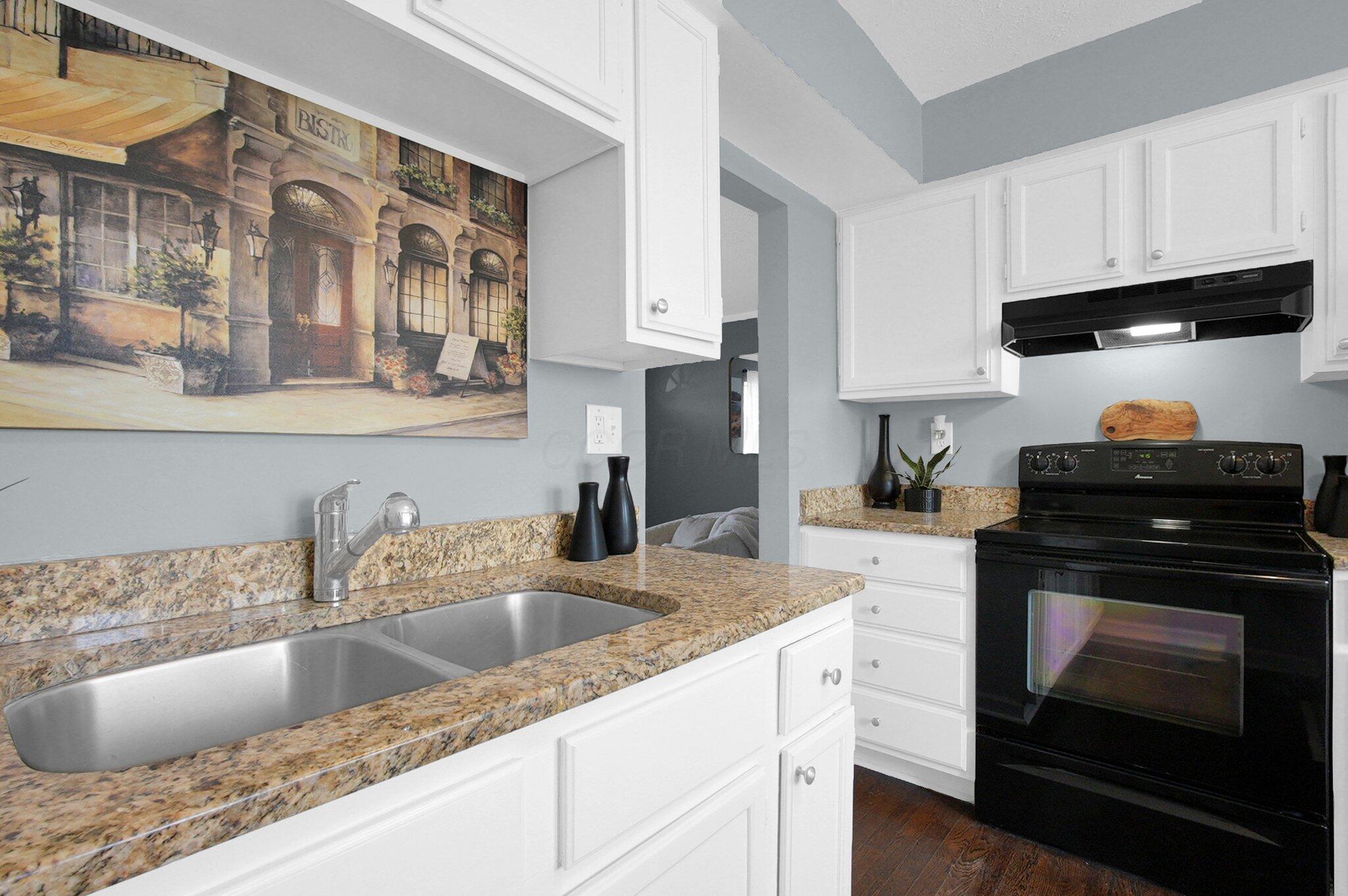 1011 Republic Avenue Property Photo 6