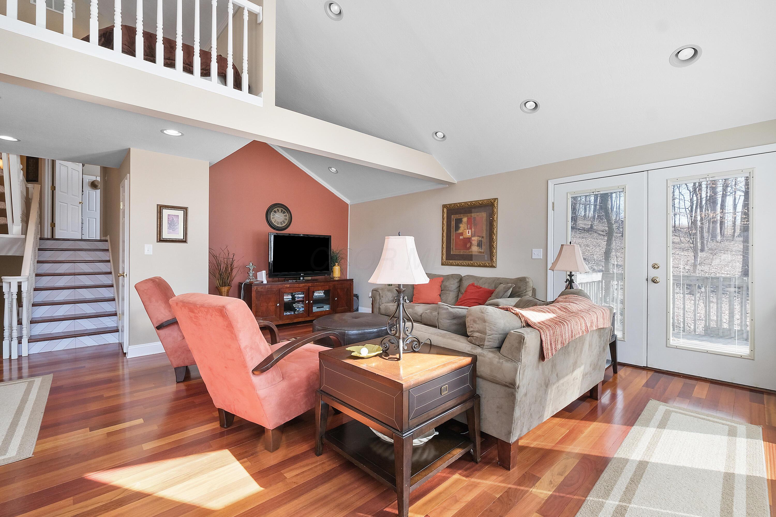418 Valleyridge Drive Property Photo 4