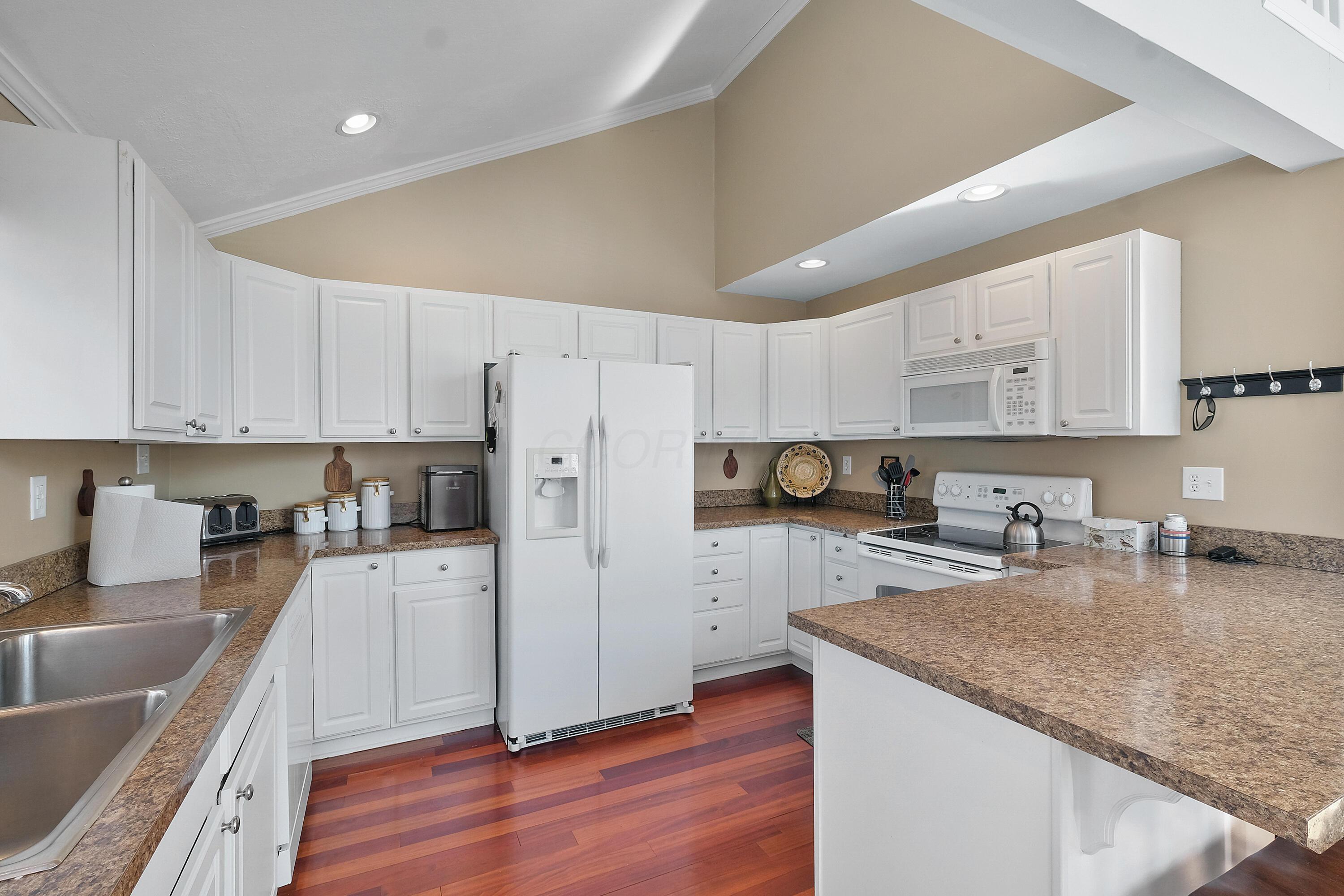 418 Valleyridge Drive Property Photo 11