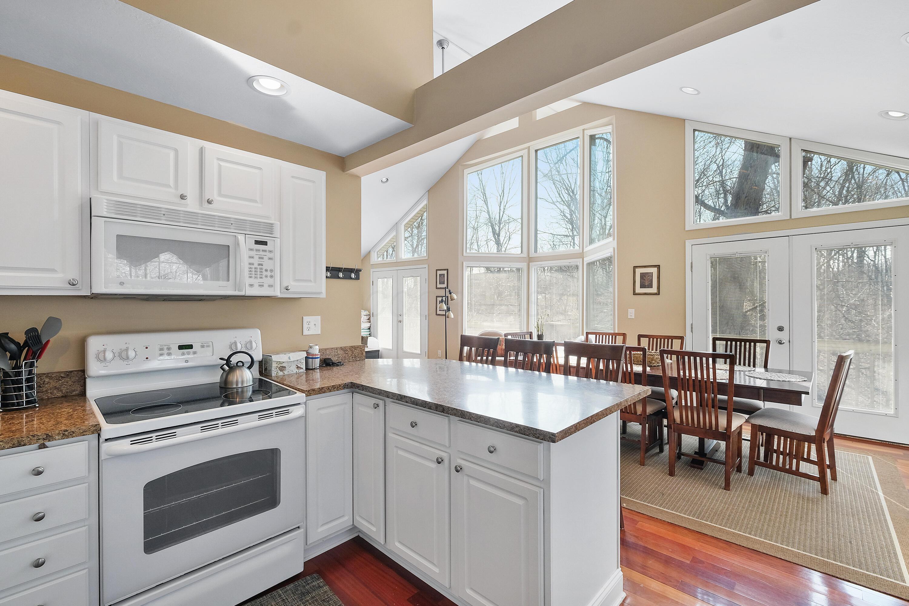 418 Valleyridge Drive Property Photo 12