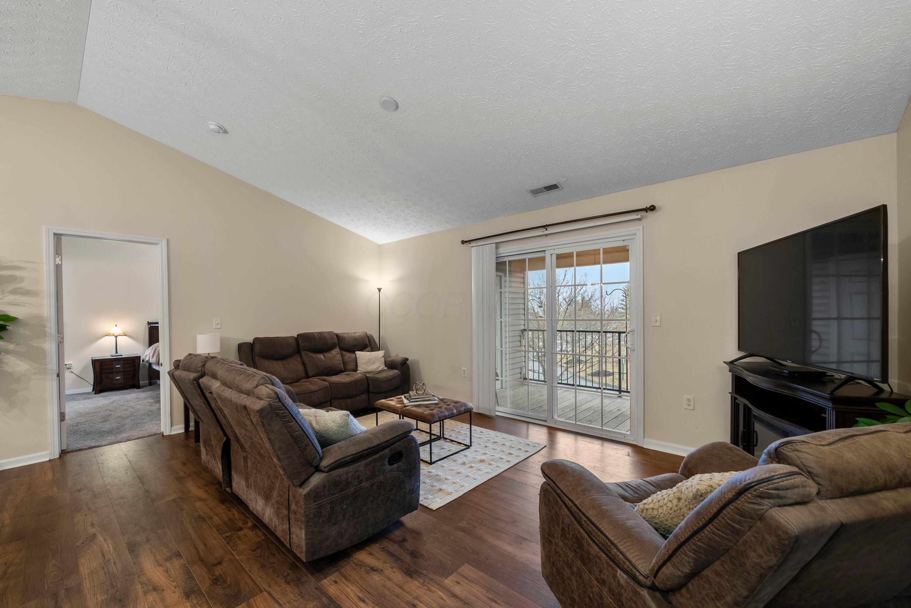 1853 Fortstone Lane Property Photo 10