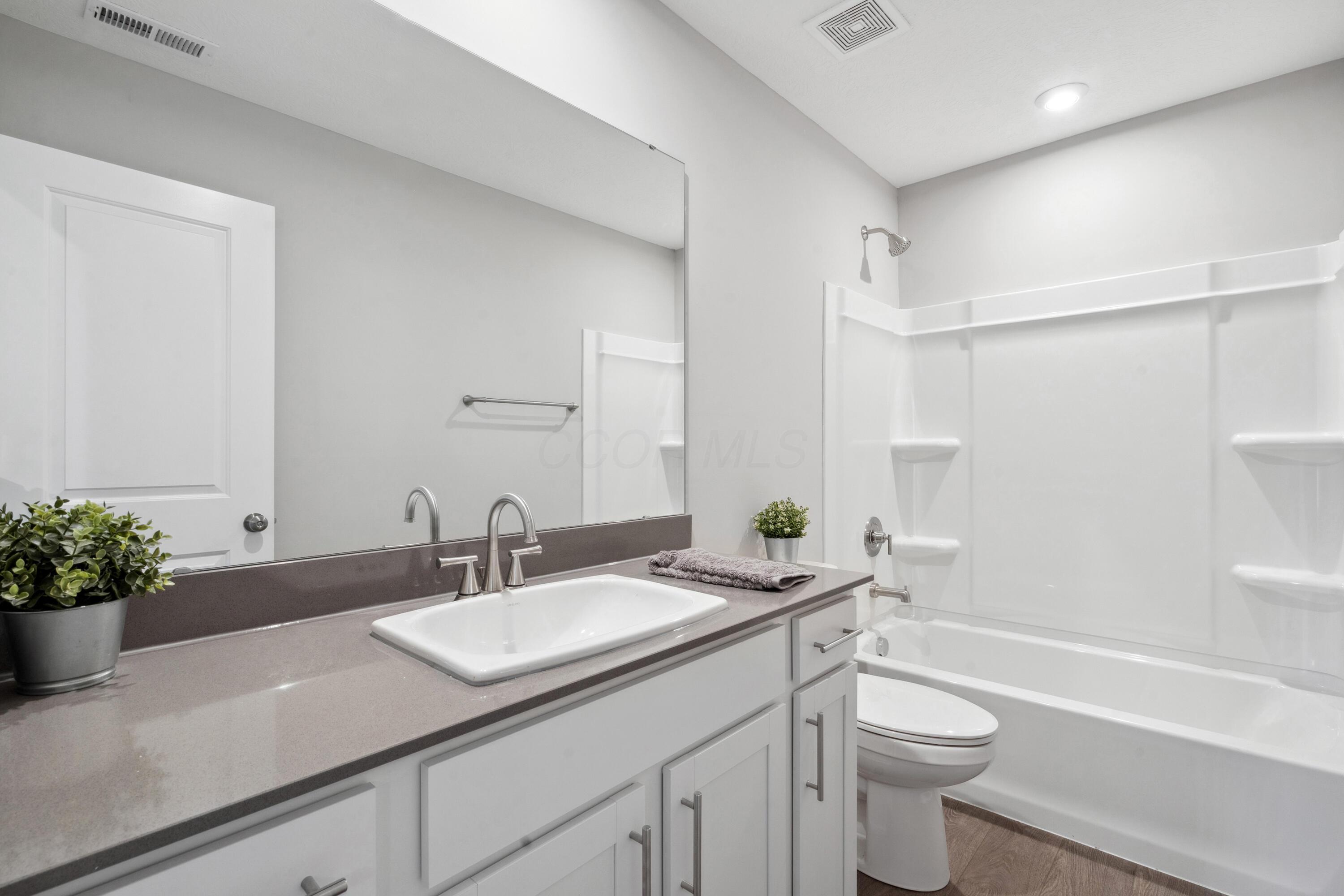 53 Genoa Circle Property Photo 14