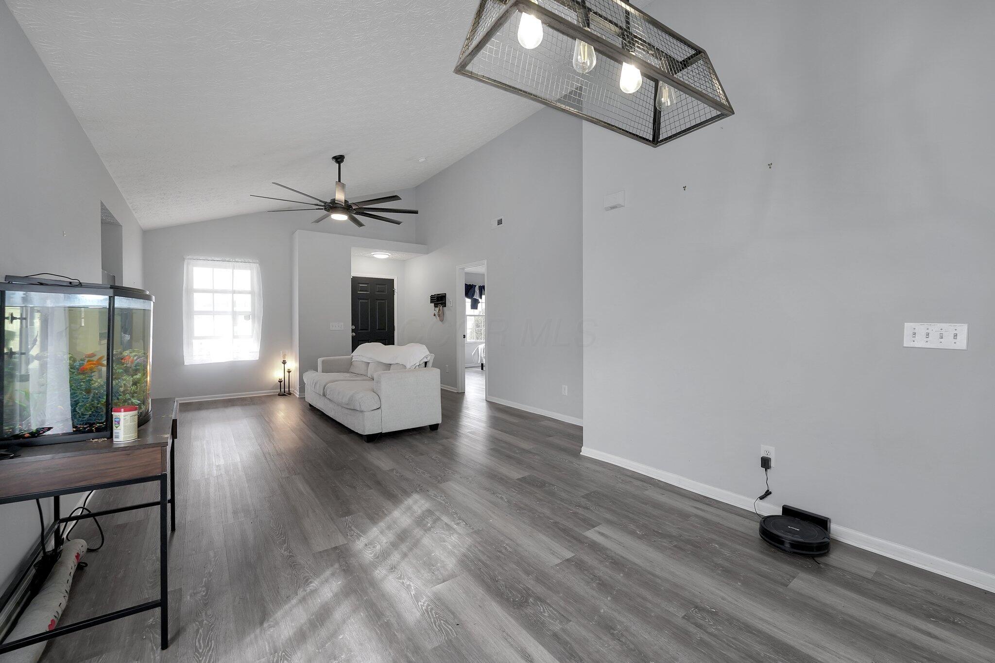1121 Lake Forest Drive Property Photo 10