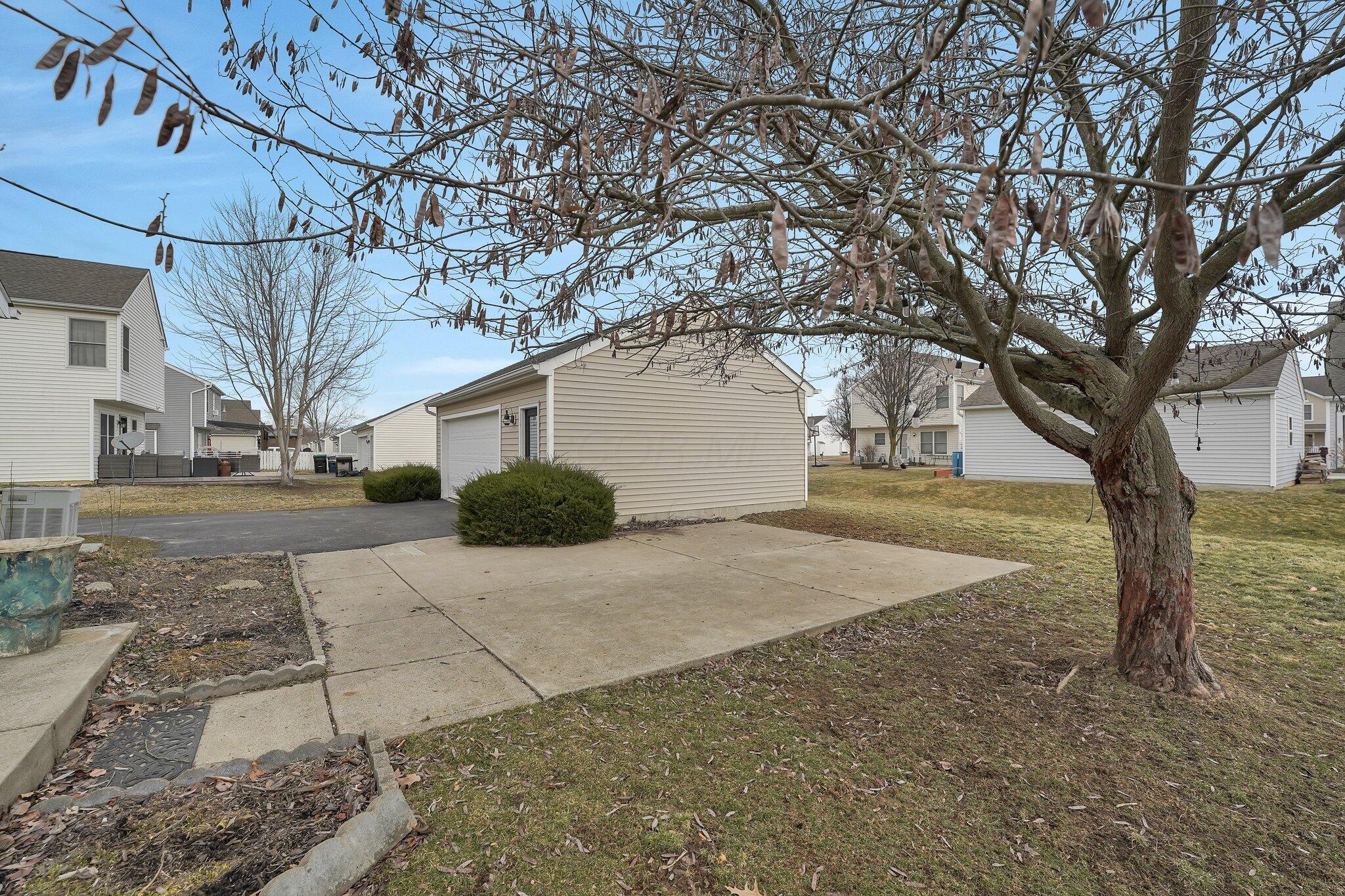 1121 Lake Forest Drive Property Photo 23