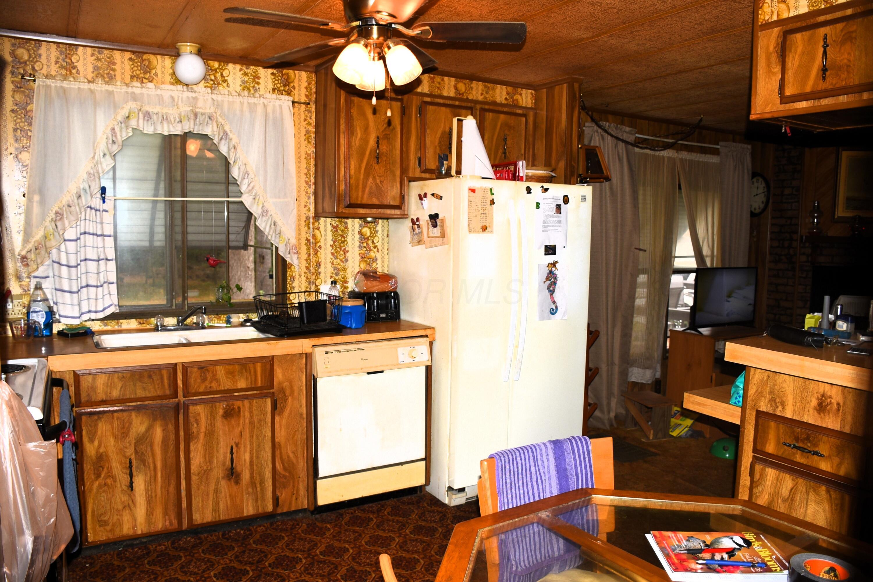 7279 Oakthorpe Road Ne Property Photo 4