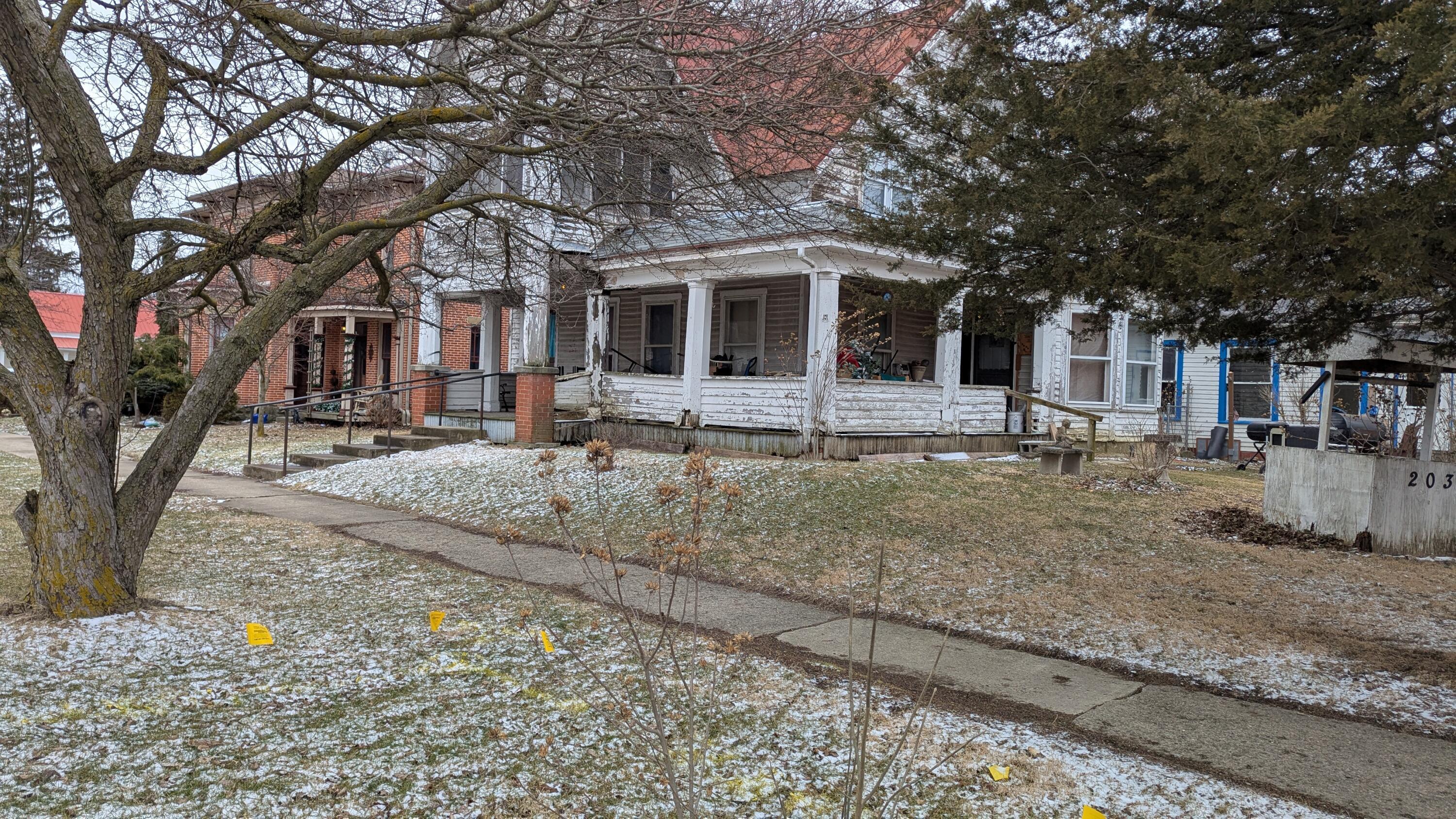 201 E High Street Property Photo 3