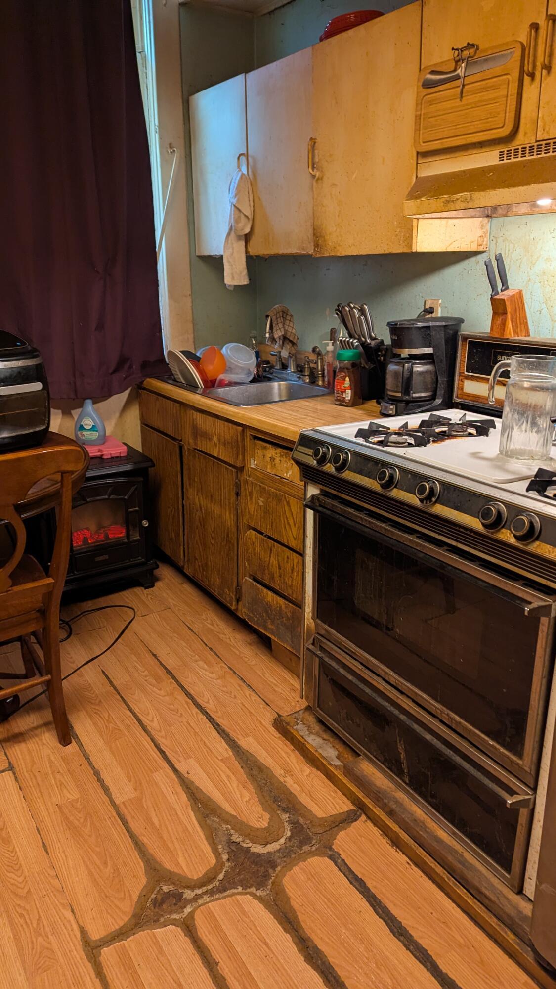 201 E High Street Property Photo 5
