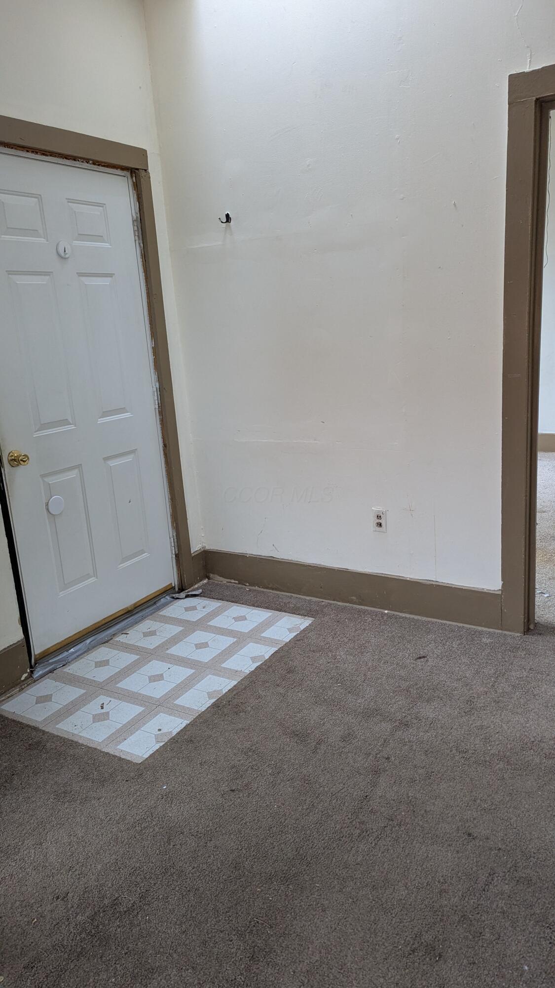 201 E High Street Property Photo 15
