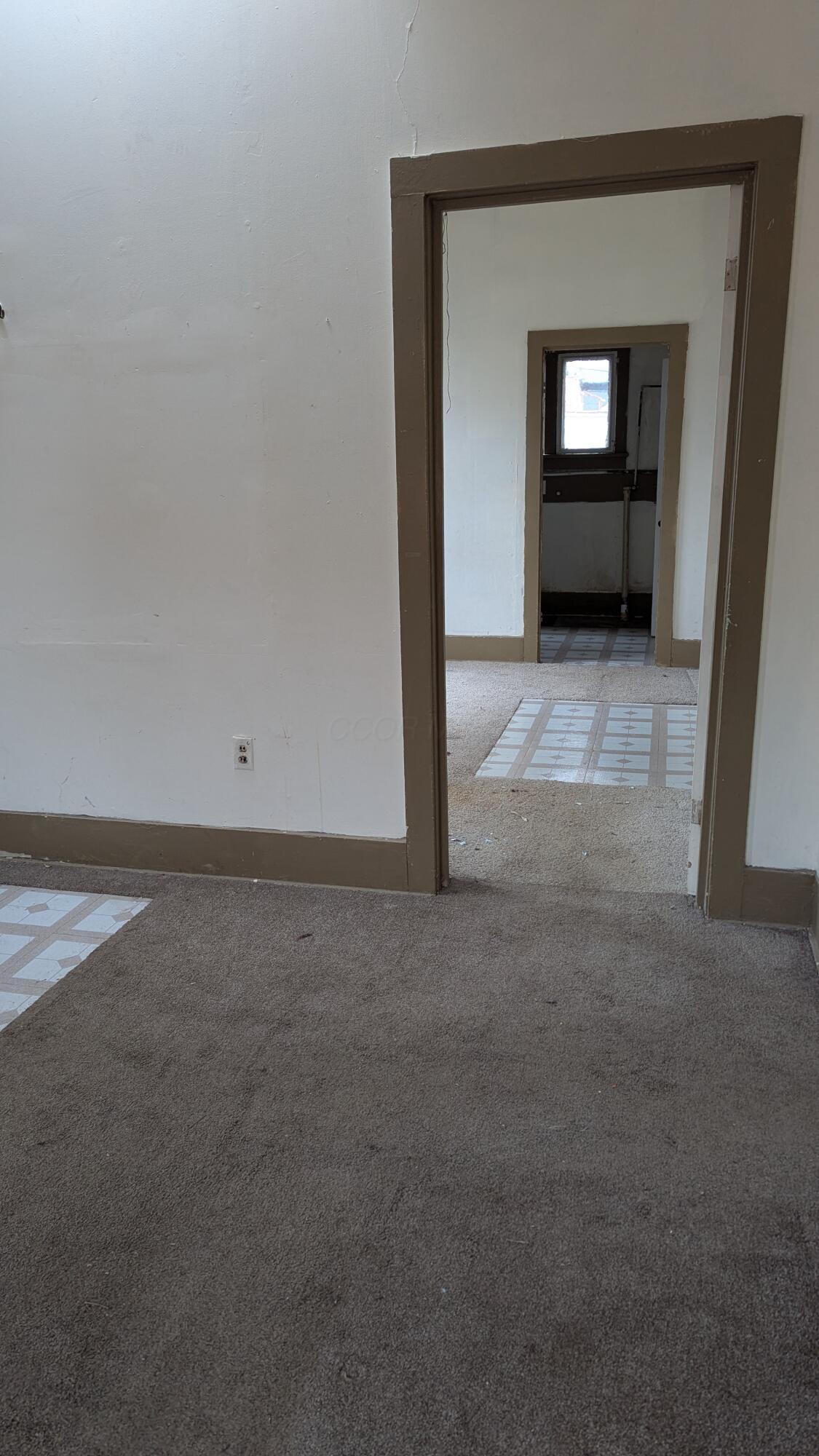 201 E High Street Property Photo 16