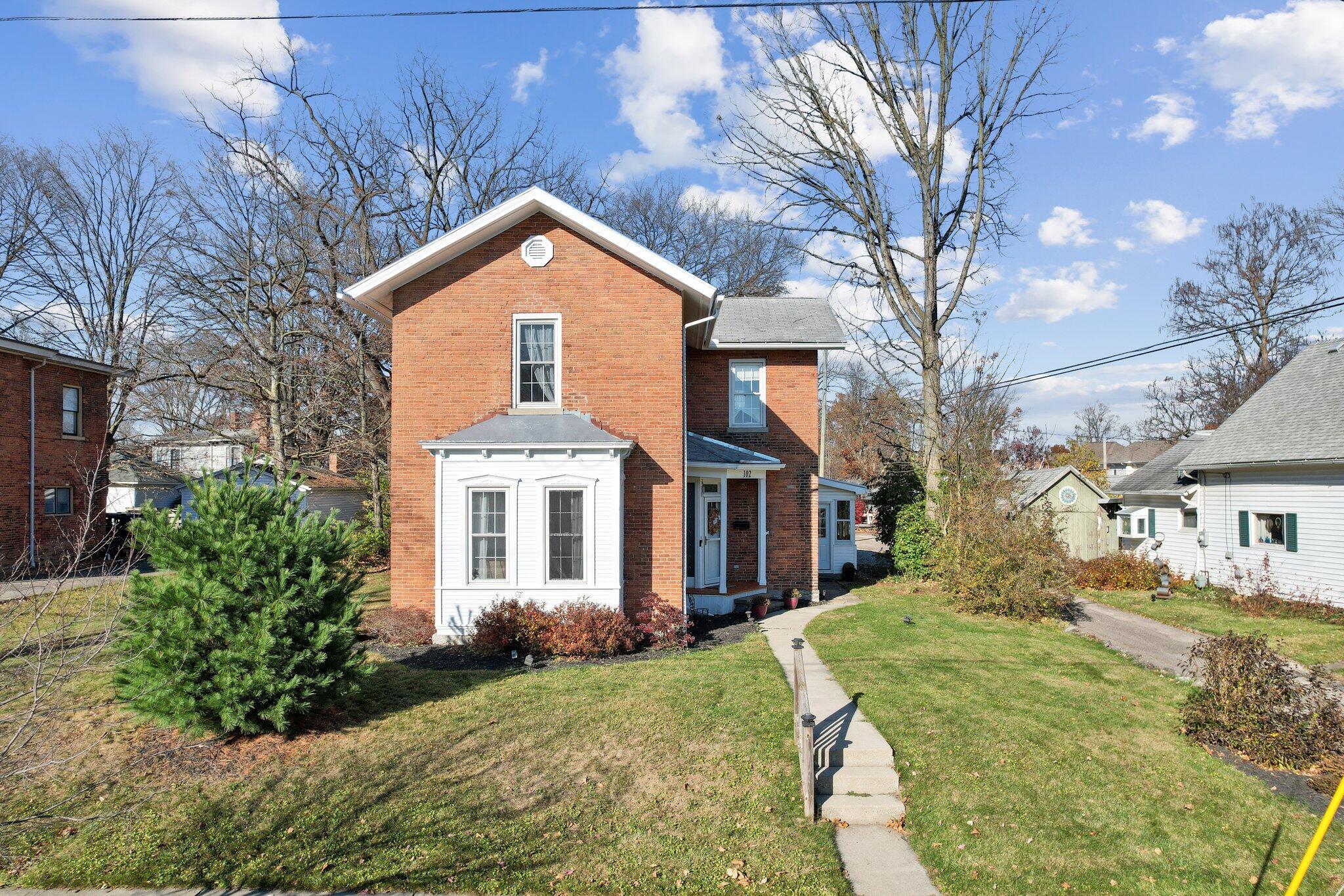 102 W Lincoln Avenue Property Photo 4