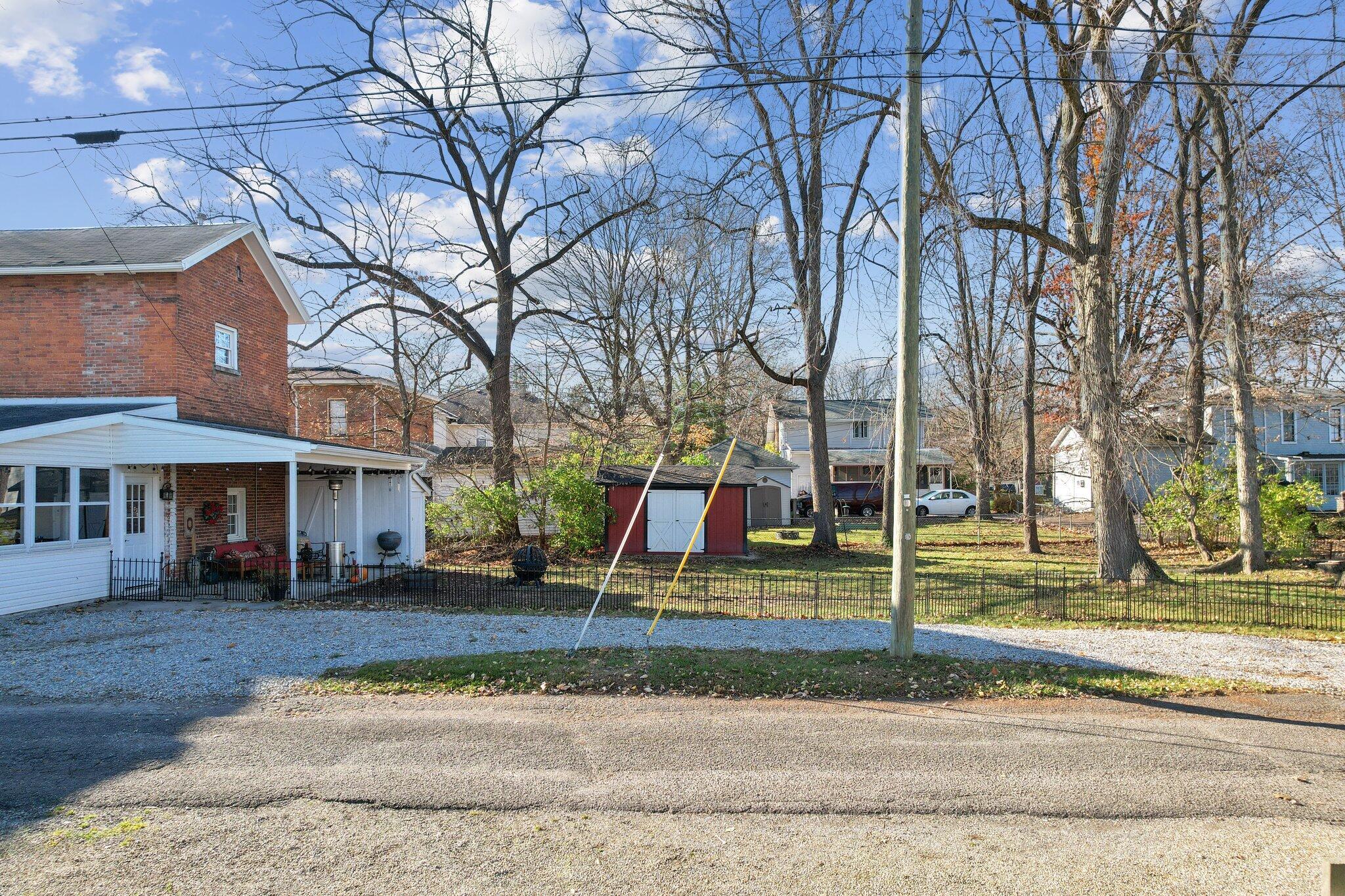 102 W Lincoln Avenue Property Photo 8