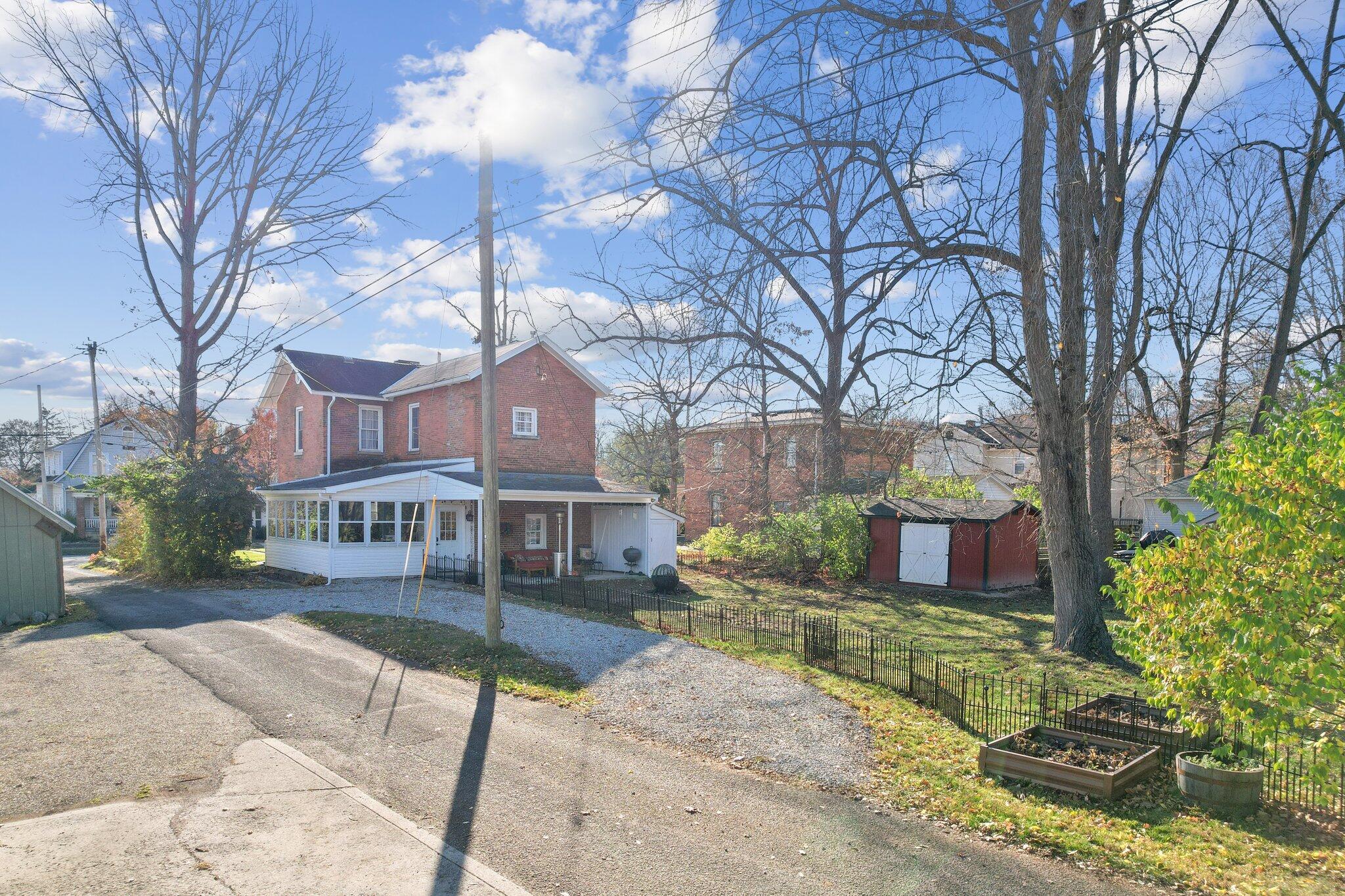 102 W Lincoln Avenue Property Photo 11