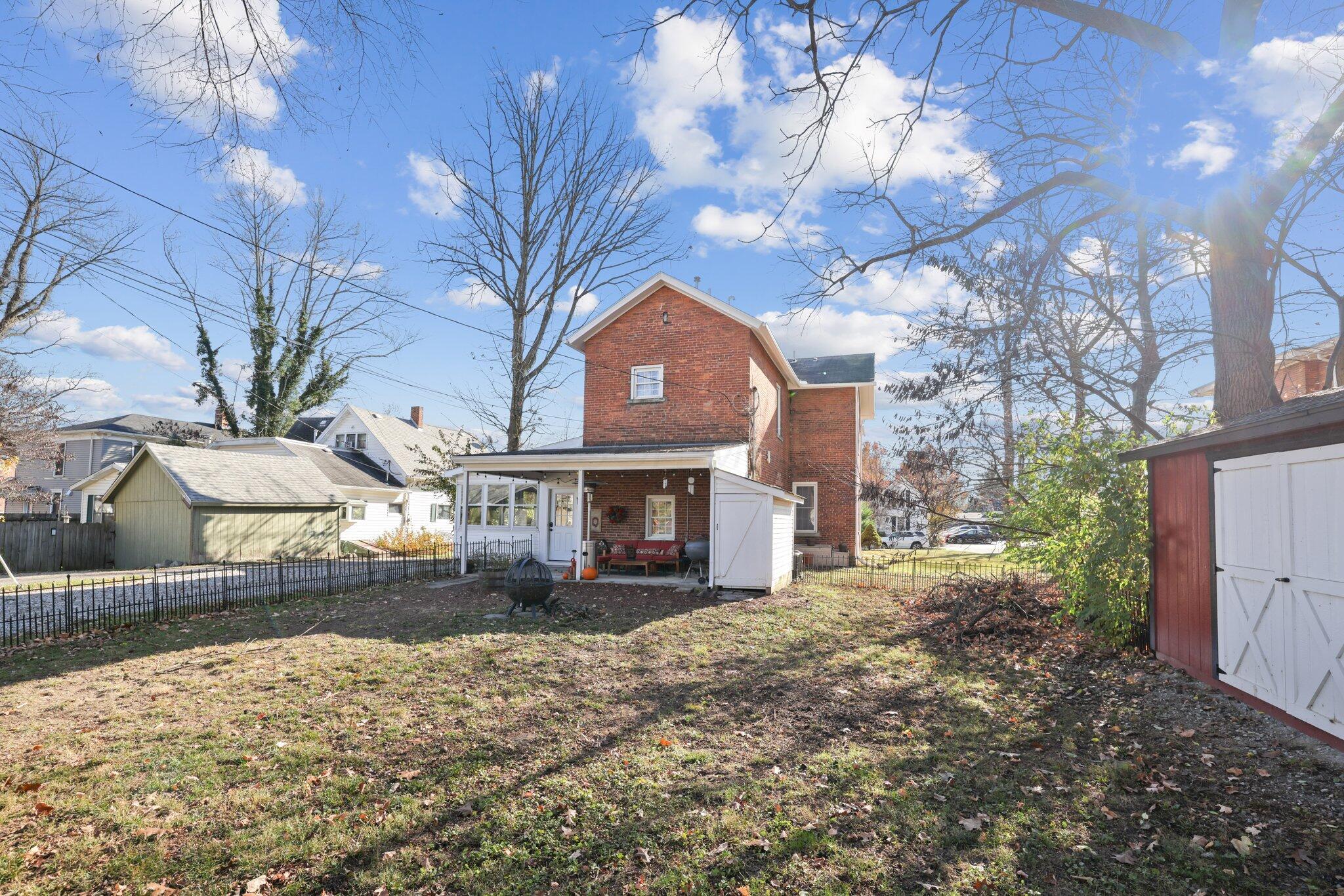 102 W Lincoln Avenue Property Photo 16